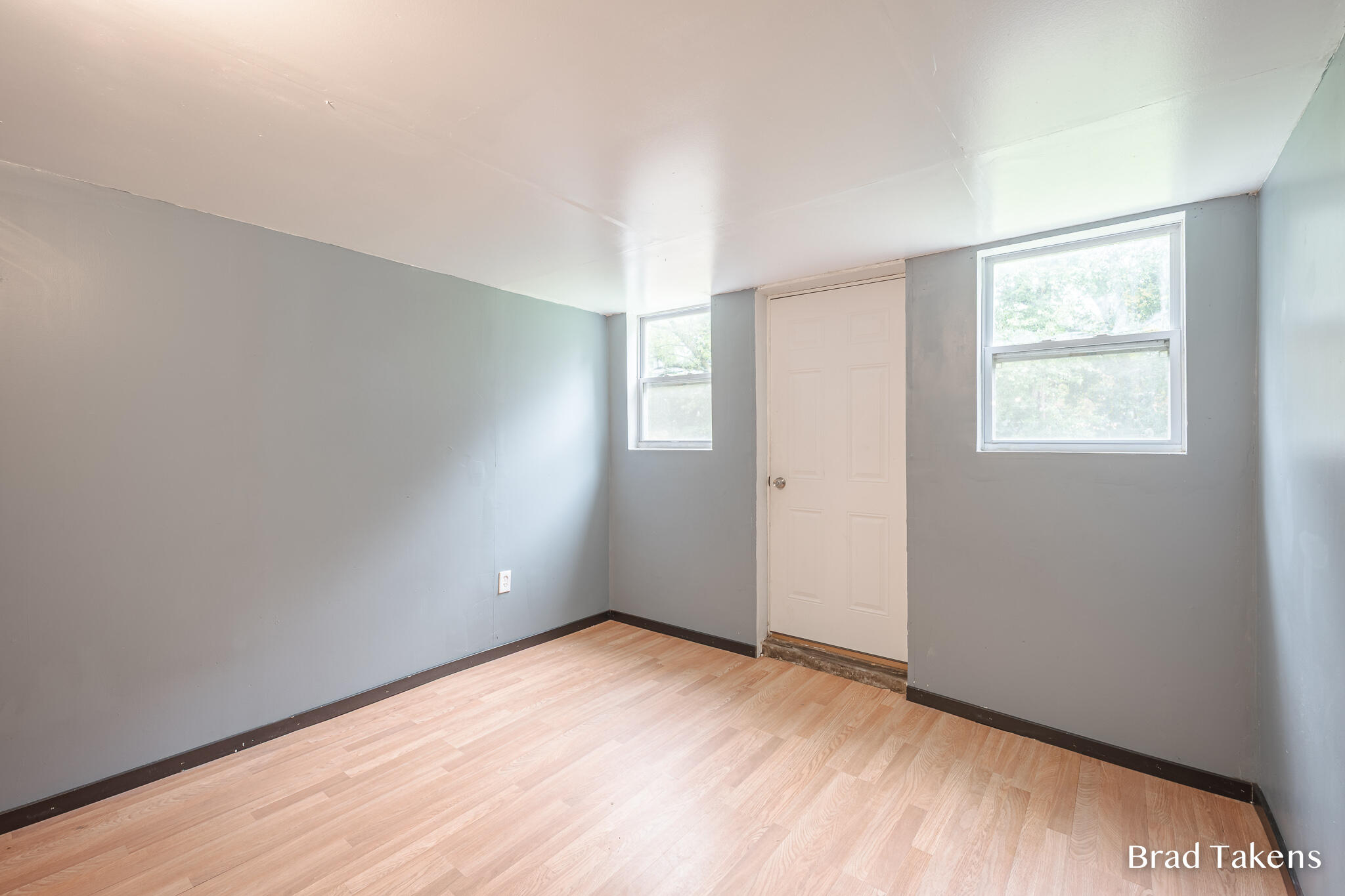 1559 Laughlin Drive NW Grand Rapids MI 49504