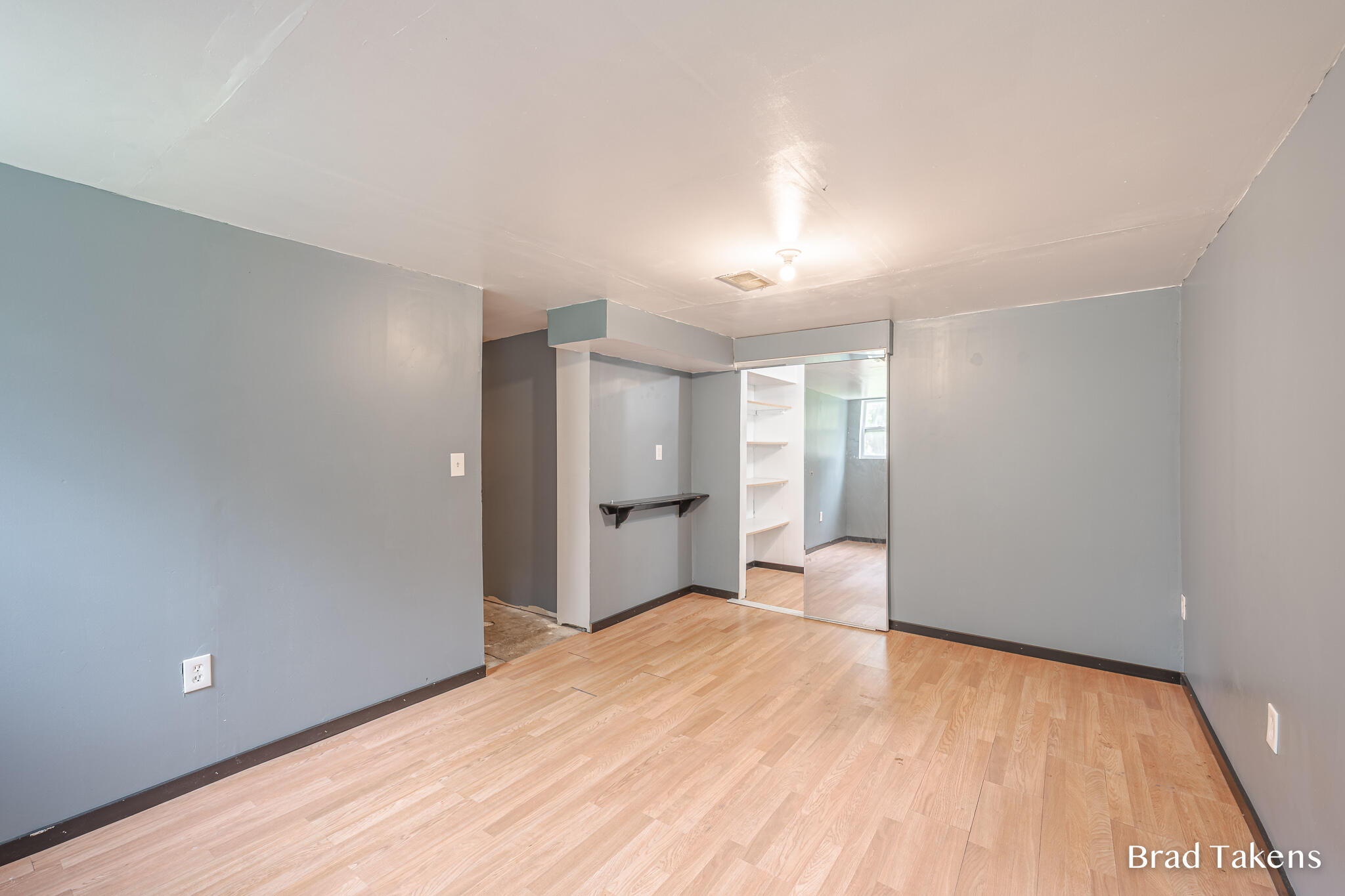 1559 Laughlin Drive NW Grand Rapids MI 49504