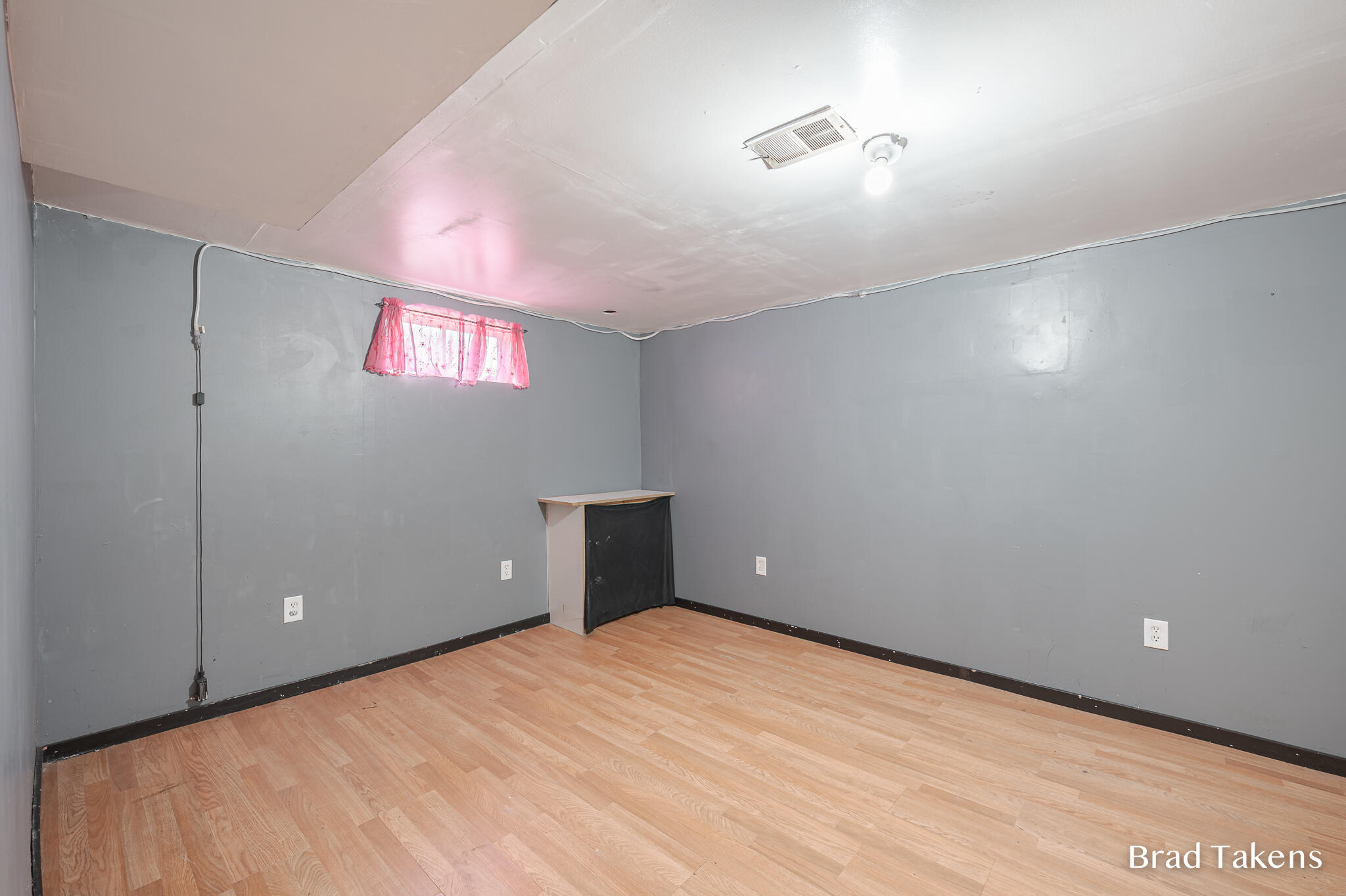 1559 Laughlin Drive NW Grand Rapids MI 49504
