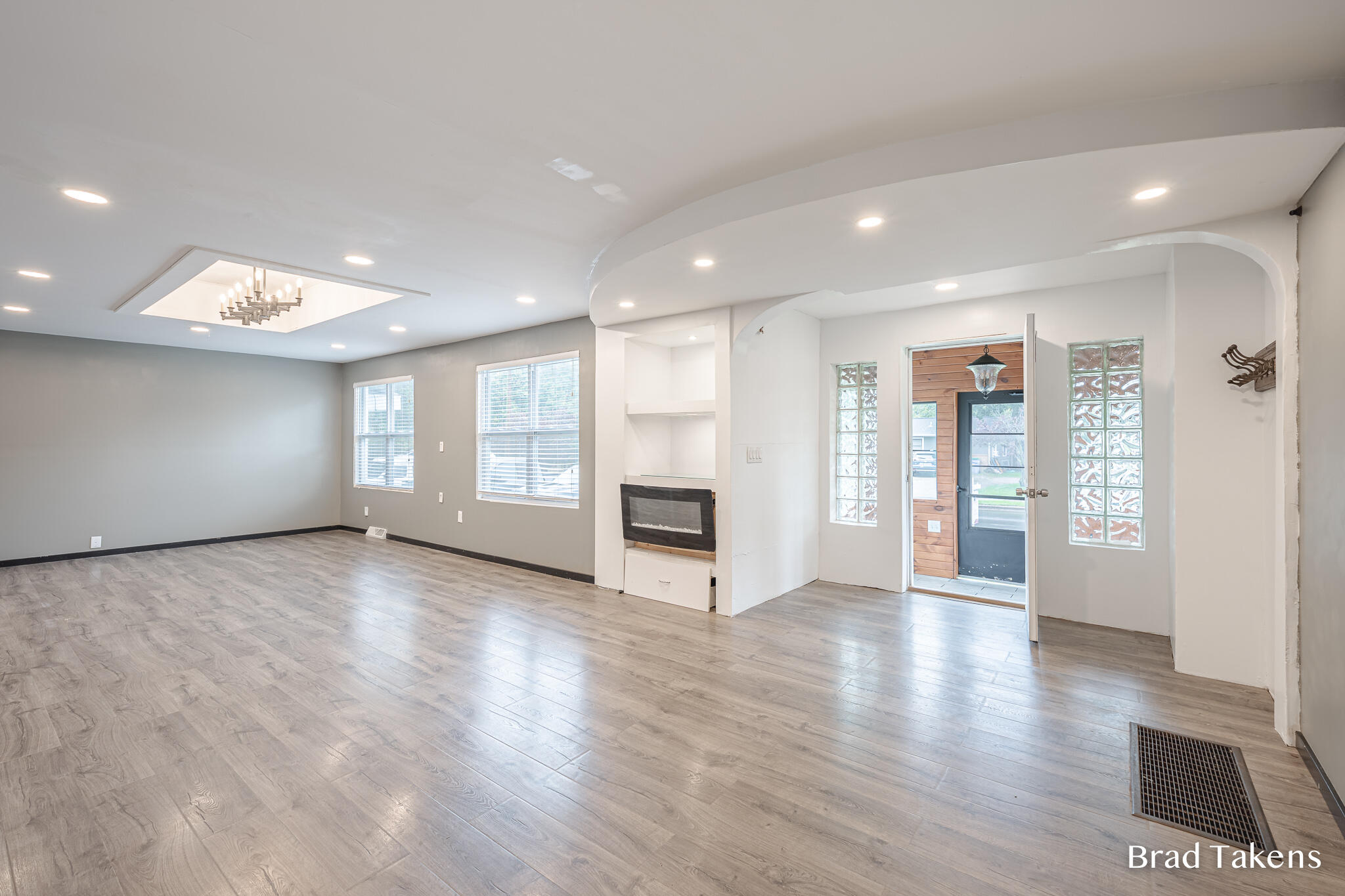 1559 Laughlin Drive NW Grand Rapids MI 49504