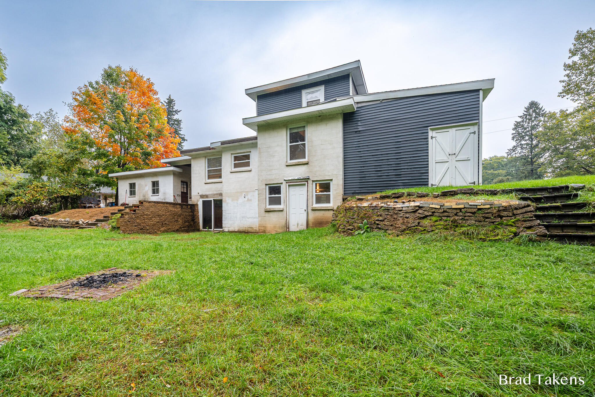 1559 Laughlin Drive NW Grand Rapids MI 49504