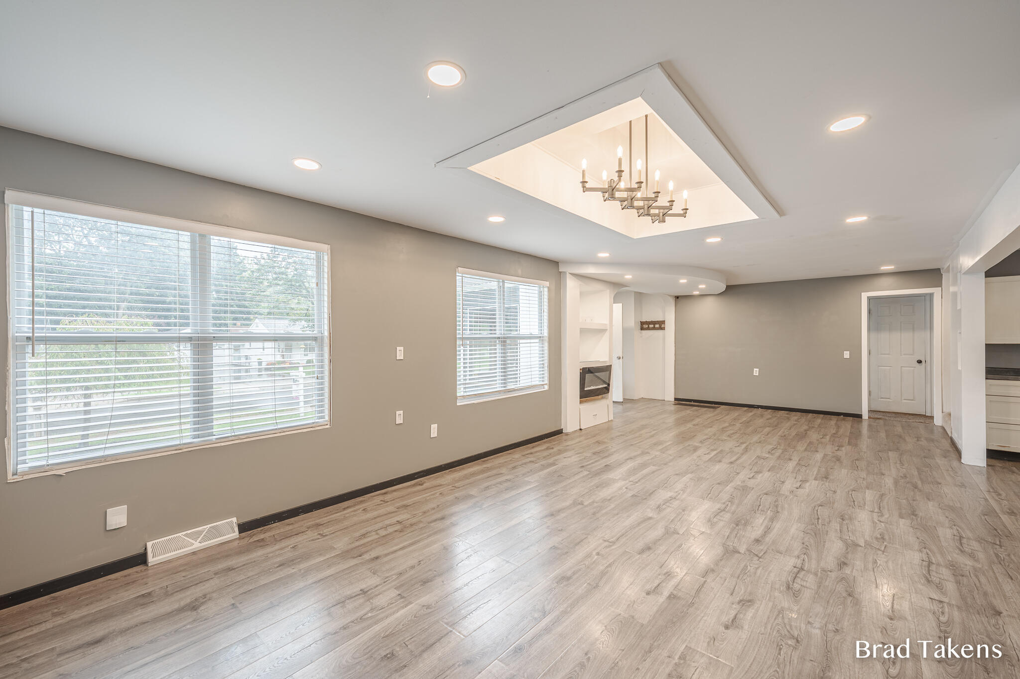 1559 Laughlin Drive NW Grand Rapids MI 49504