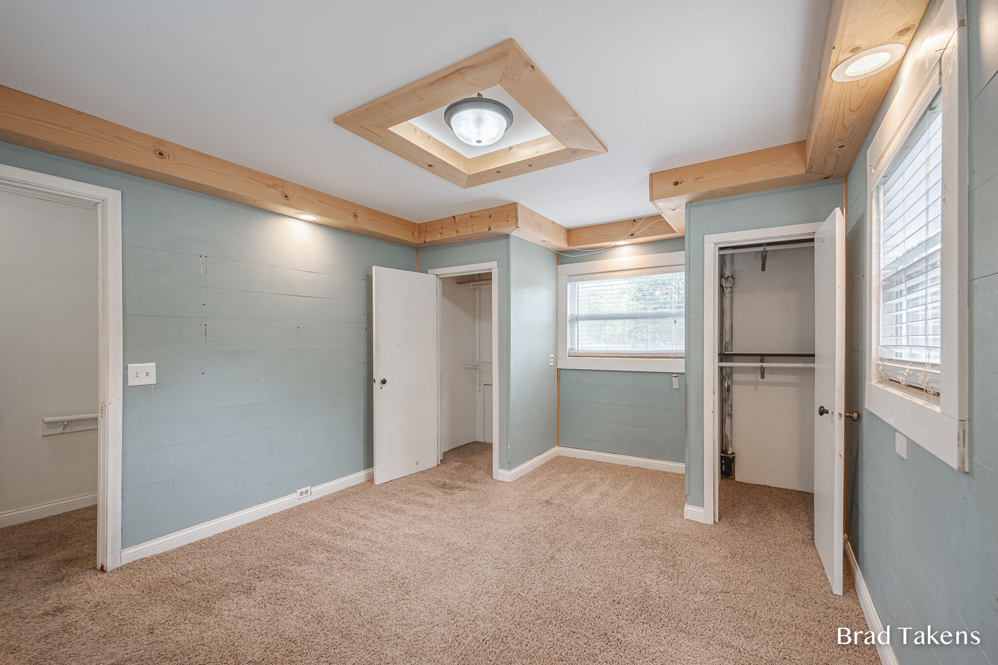 1559 Laughlin Drive NW Grand Rapids MI 49504