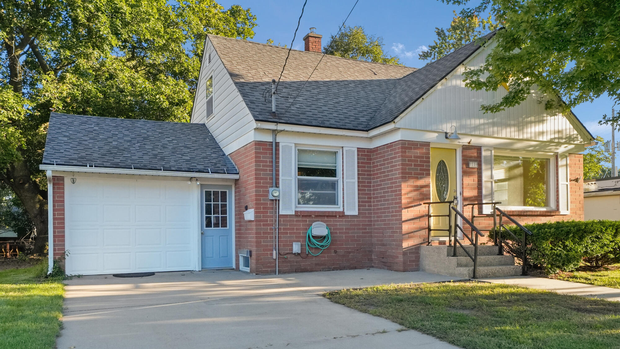 11 W Mckinley Avenue Zeeland MI 49464