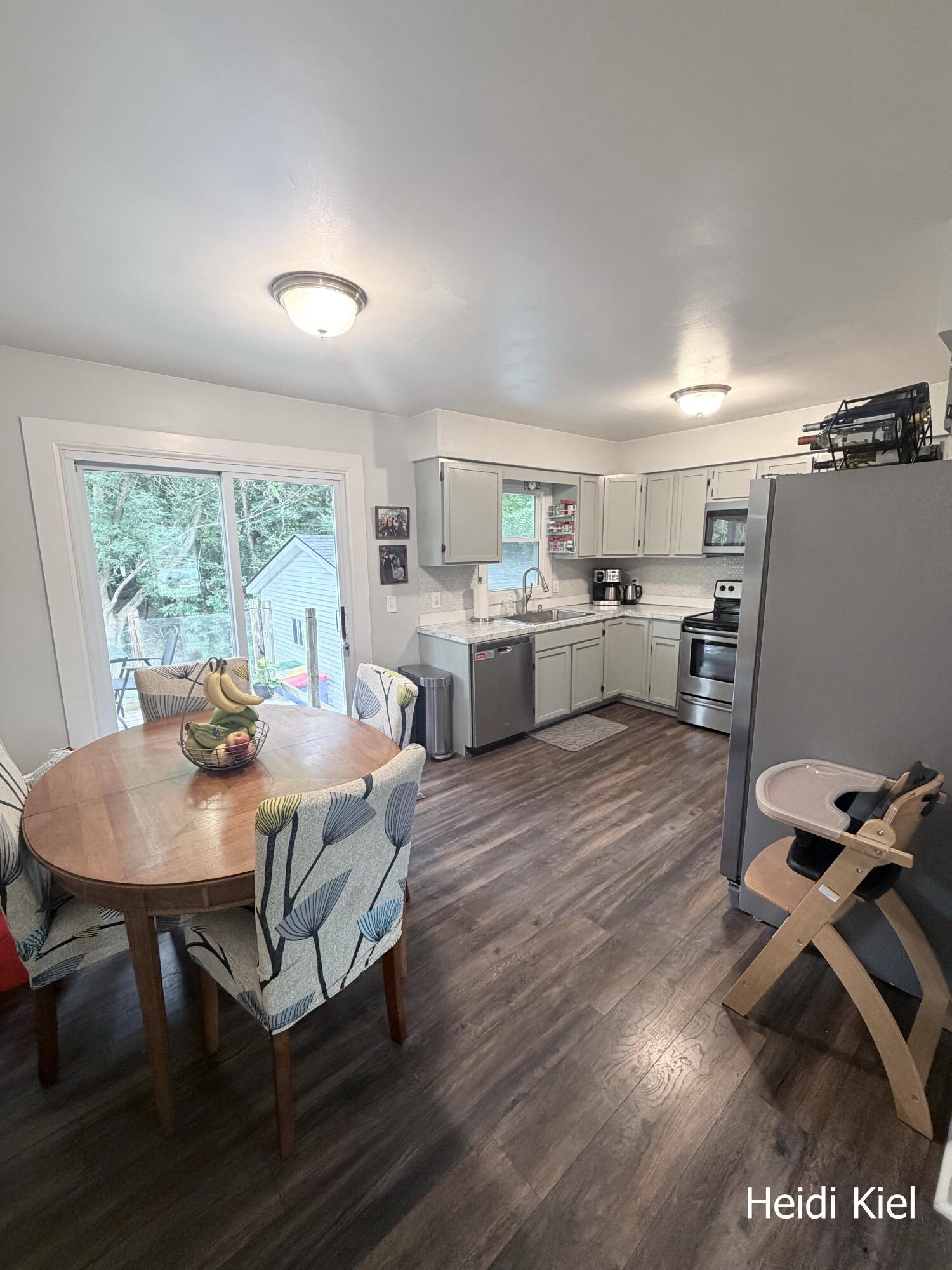 1382 Stanwood Drive NW Grand Rapids MI 49534