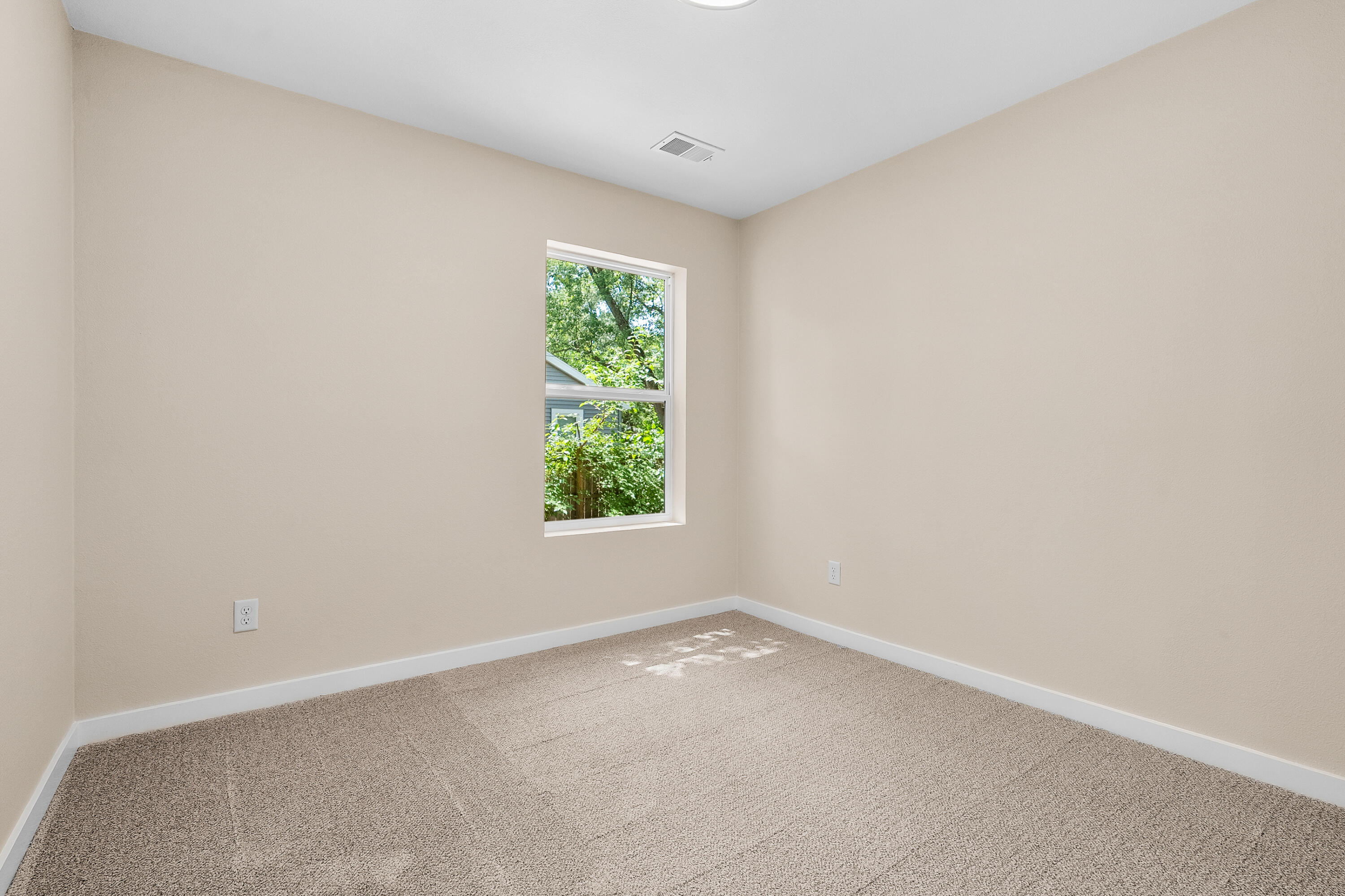 657 Azuba Avenue Kalamazoo MI 49048