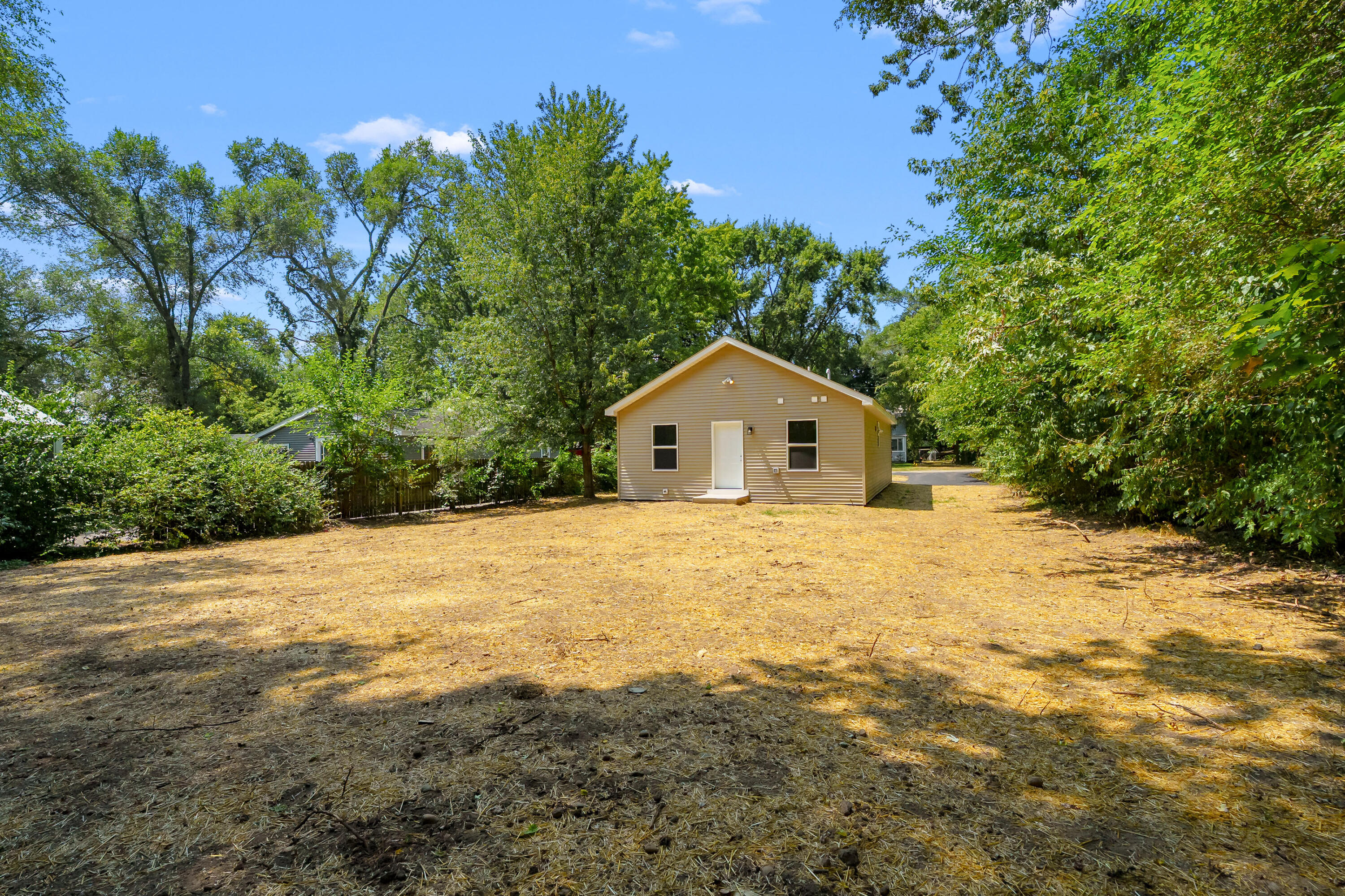 657 Azuba Avenue Kalamazoo MI 49048
