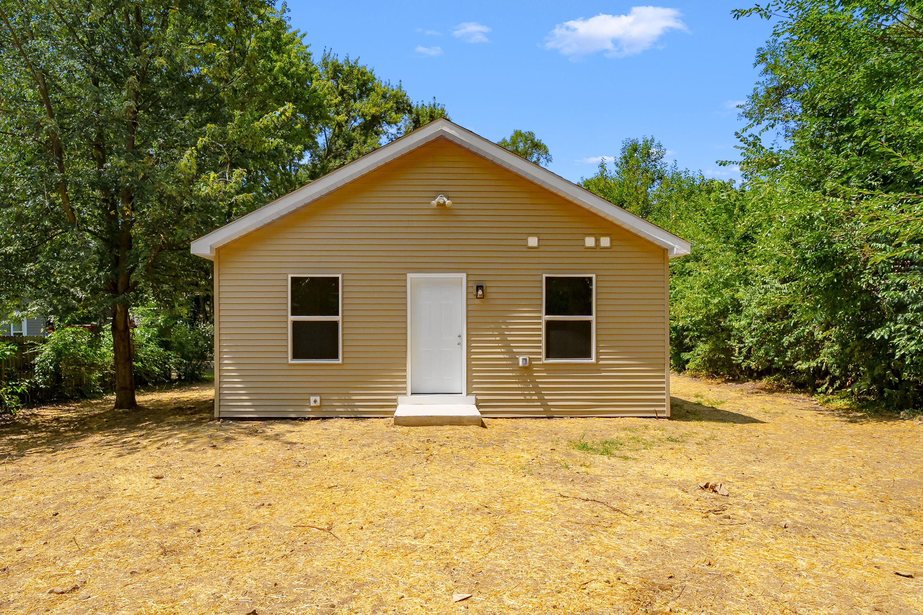 657 Azuba Avenue Kalamazoo MI 49048