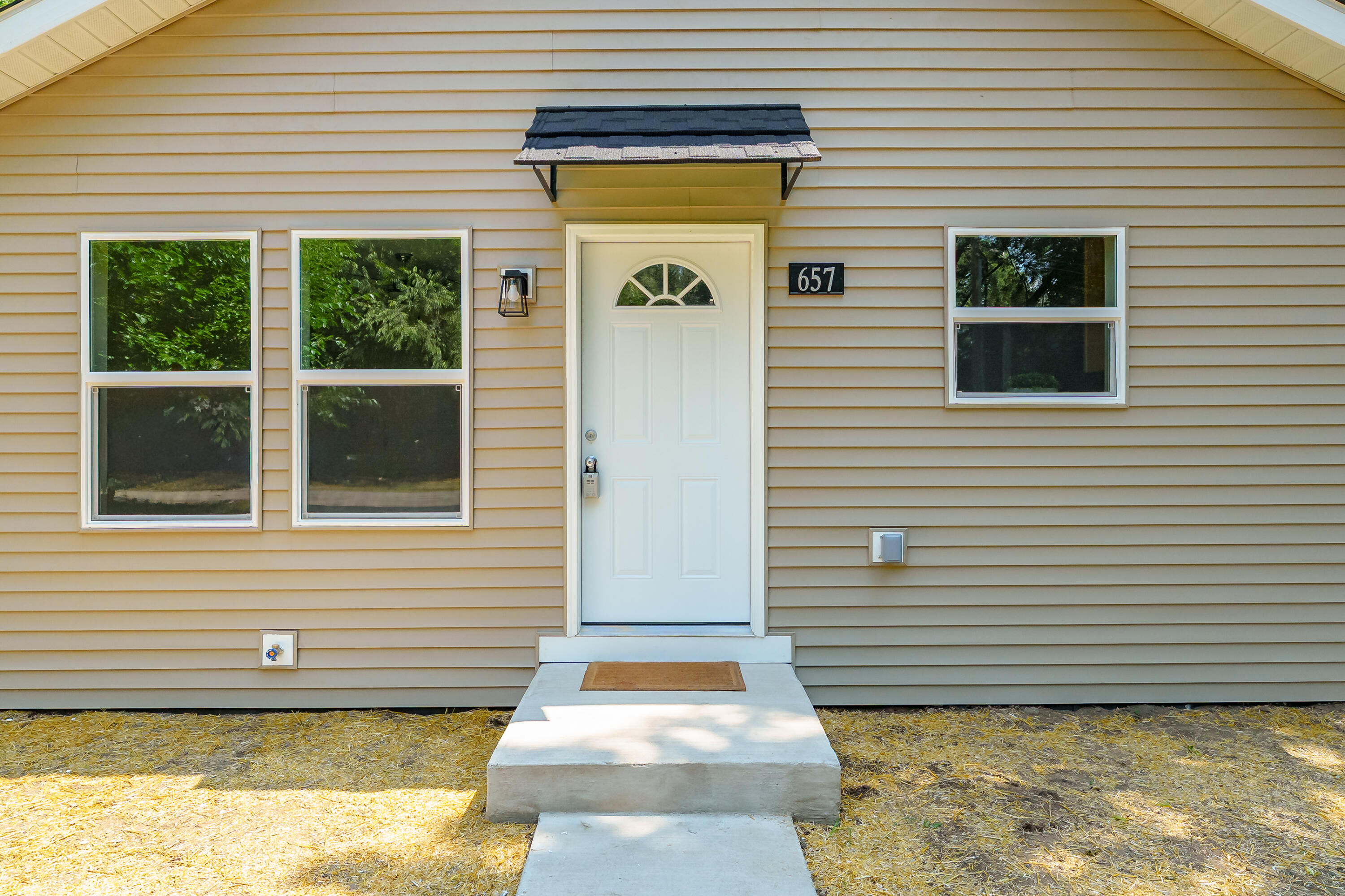 657 Azuba Avenue Kalamazoo MI 49048