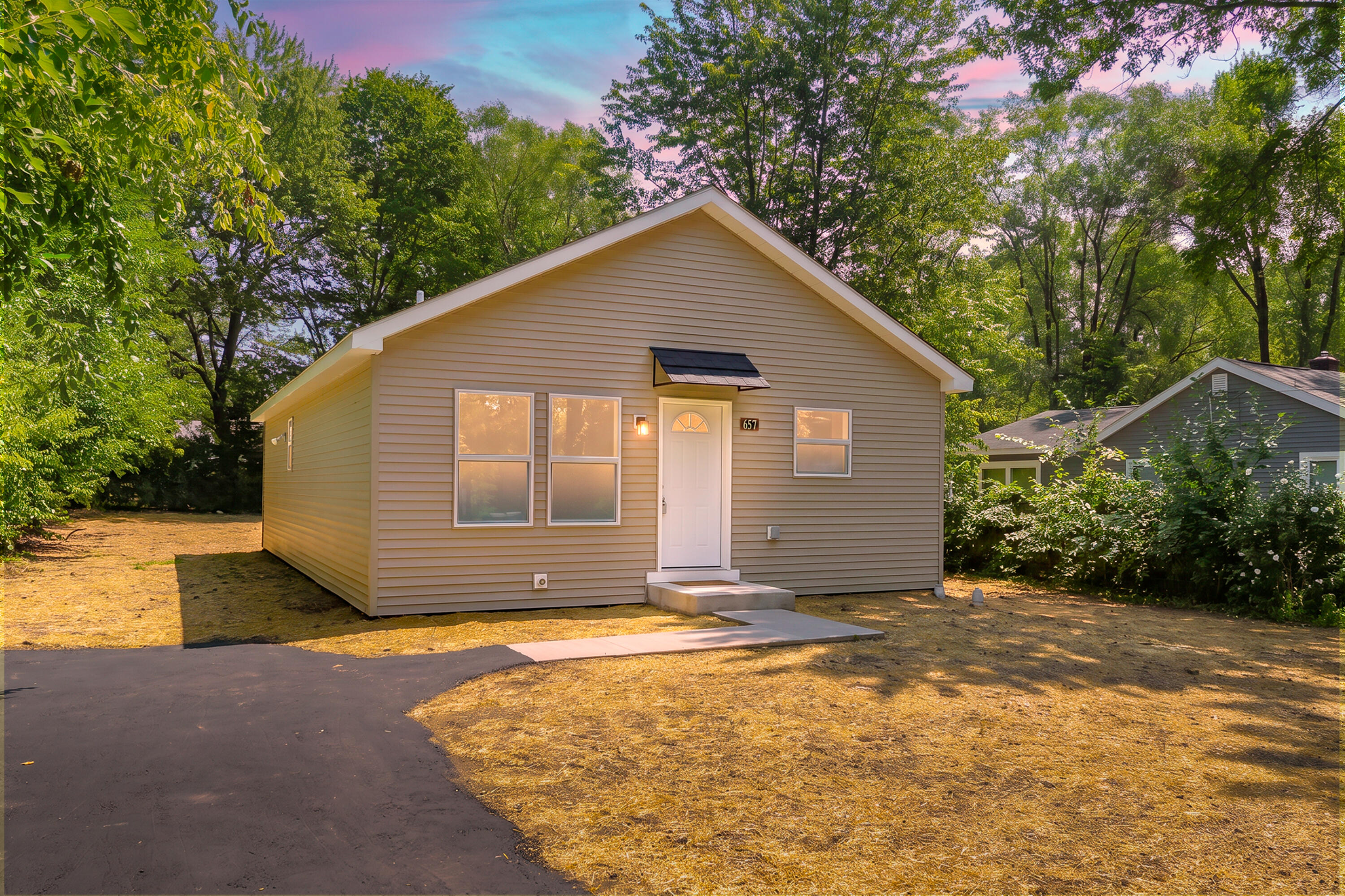 657 Azuba Avenue Kalamazoo MI 49048
