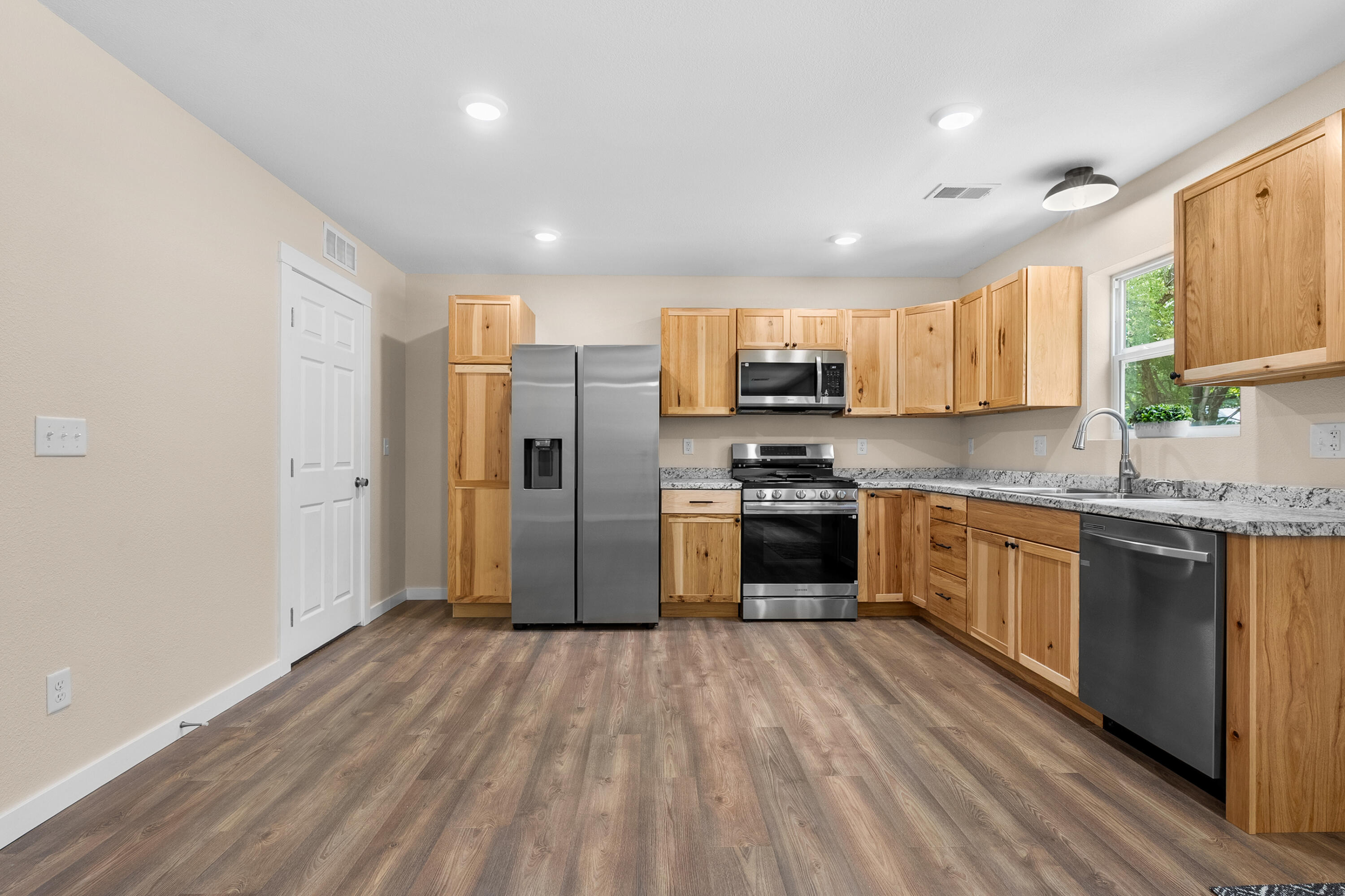 657 Azuba Avenue Kalamazoo MI 49048