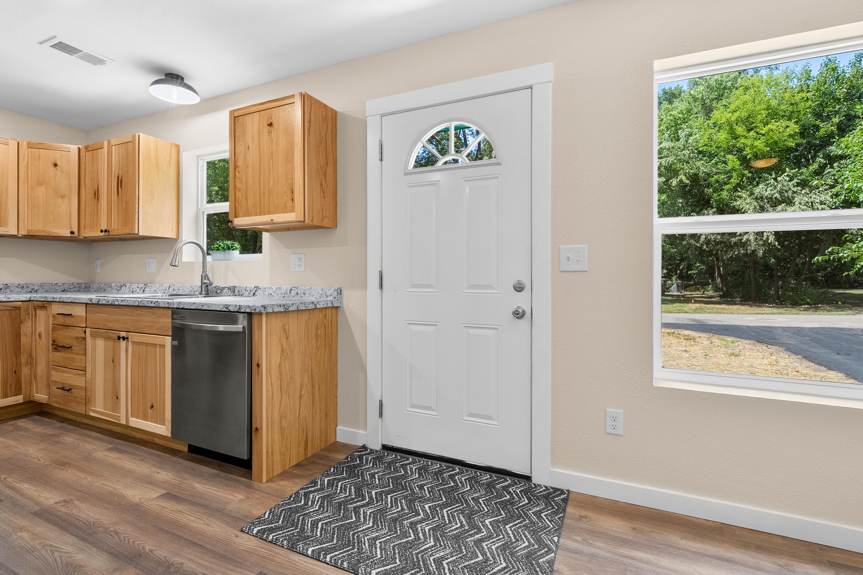657 Azuba Avenue Kalamazoo MI 49048