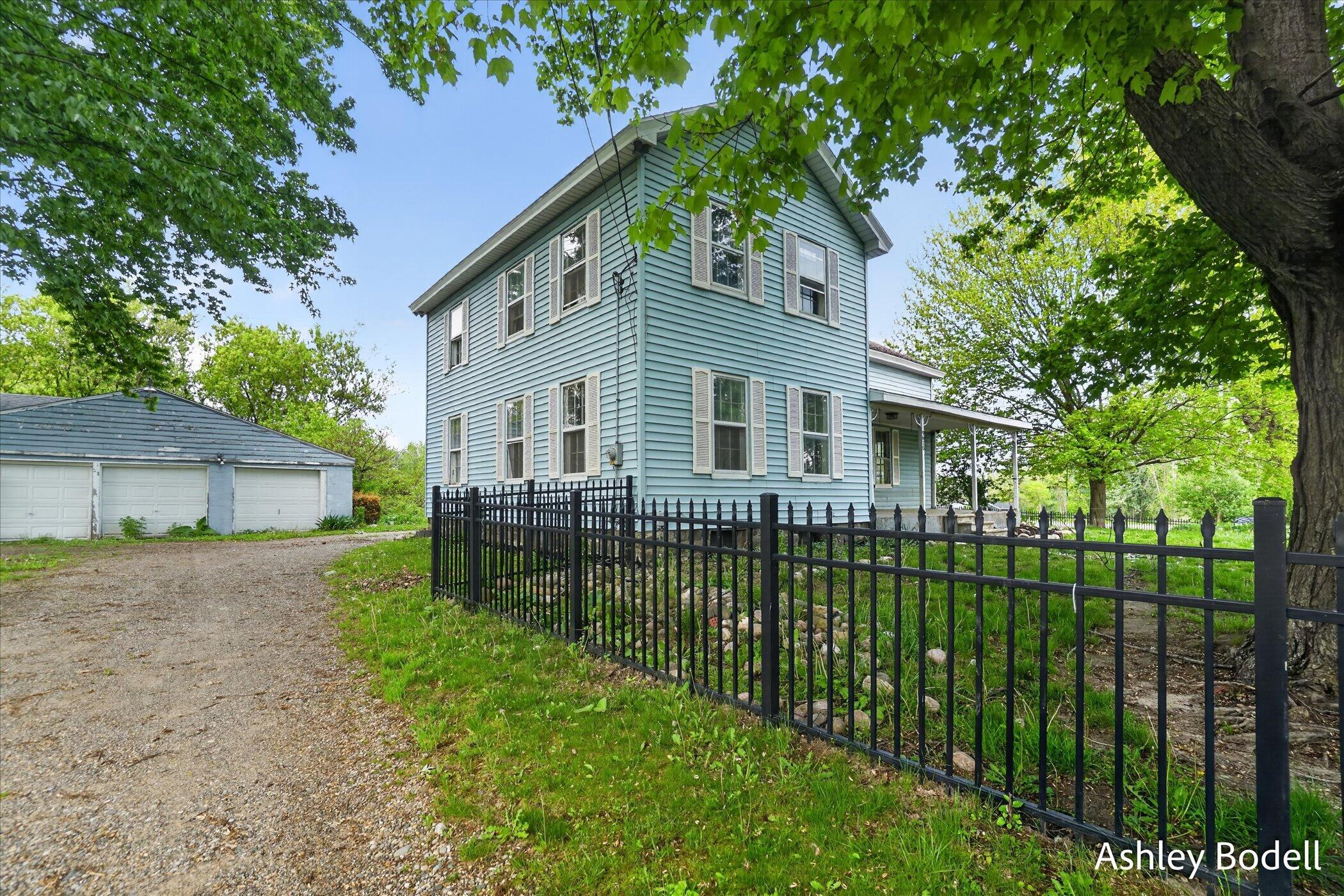 9615 10 Mile Road NE Rockford MI 49341