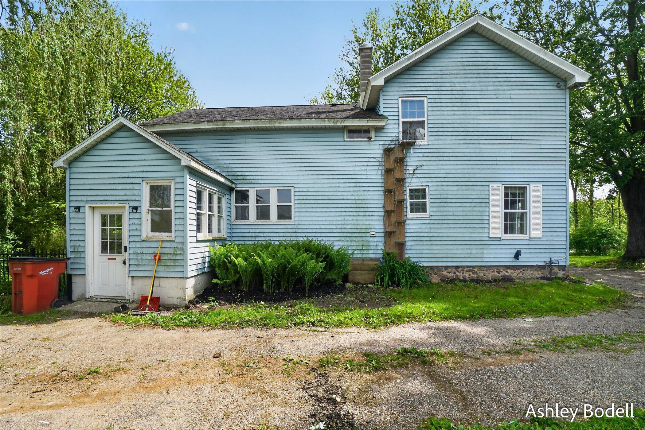 9615 10 Mile Road NE Rockford MI 49341