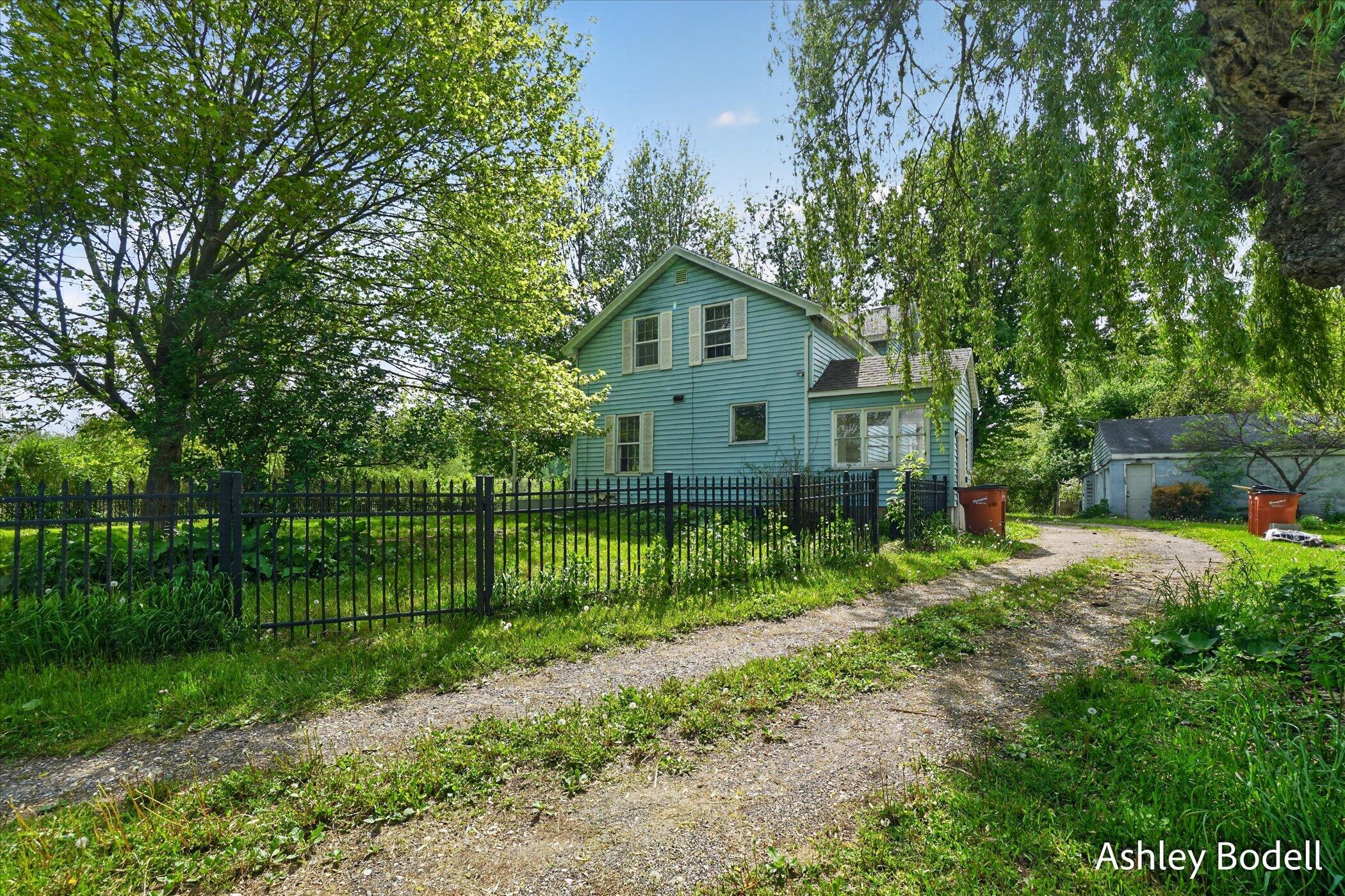 9615 10 Mile Road NE Rockford MI 49341