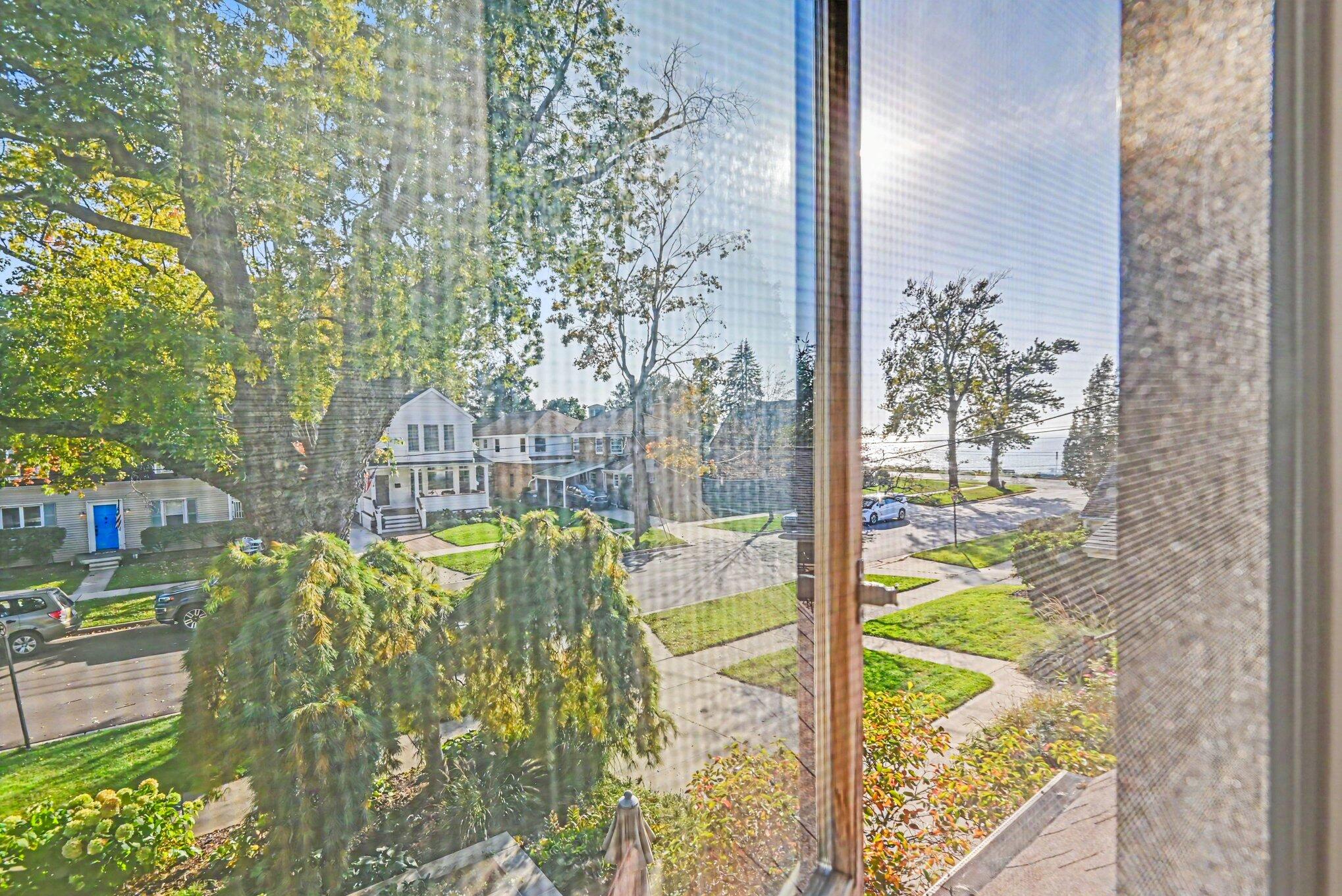 81 Clinton Street South Haven MI 49090