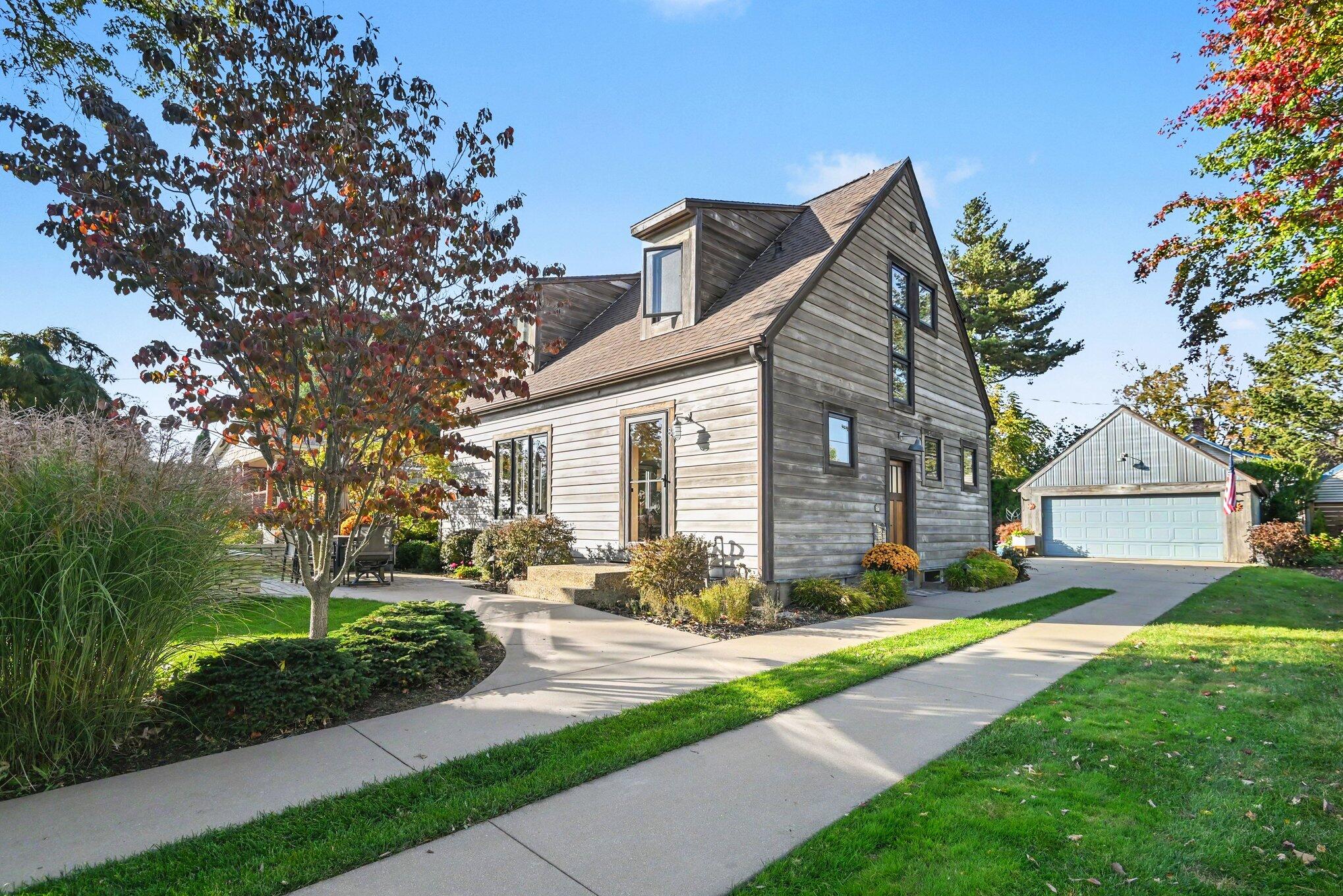 81 Clinton Street South Haven MI 49090