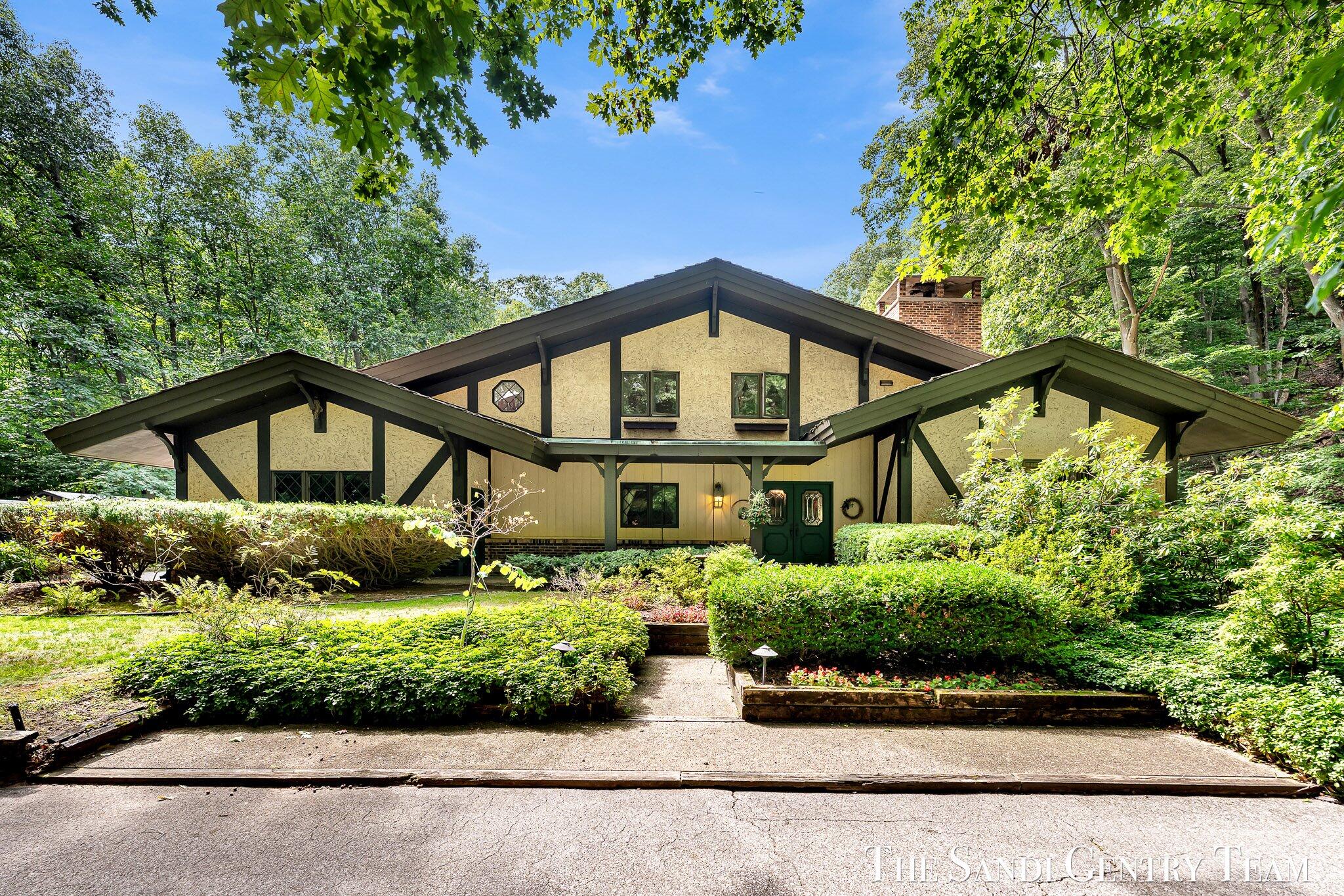 12879 Lakeshore Drive Grand Haven MI 49417