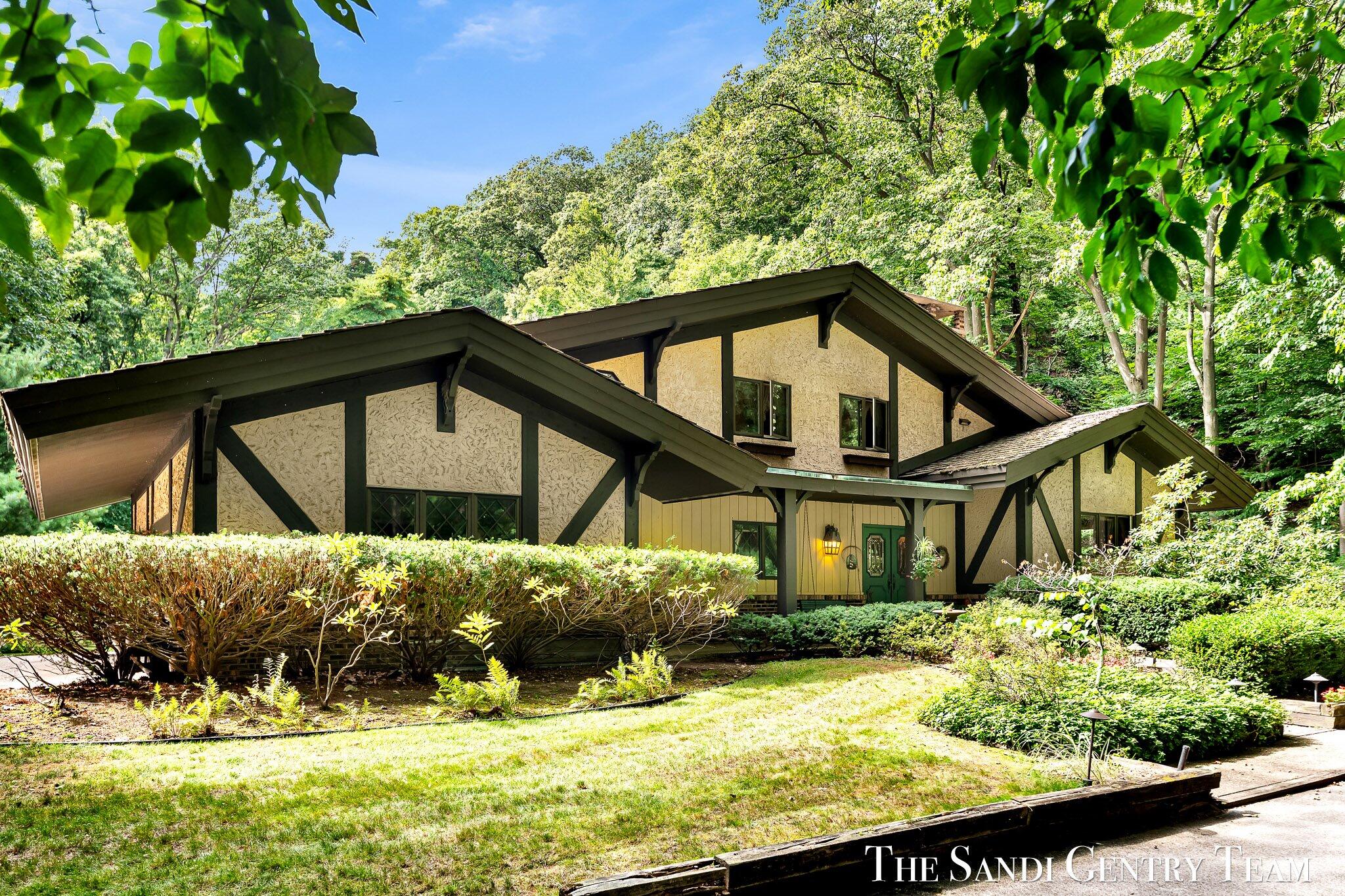 12879 Lakeshore Drive Grand Haven MI 49417