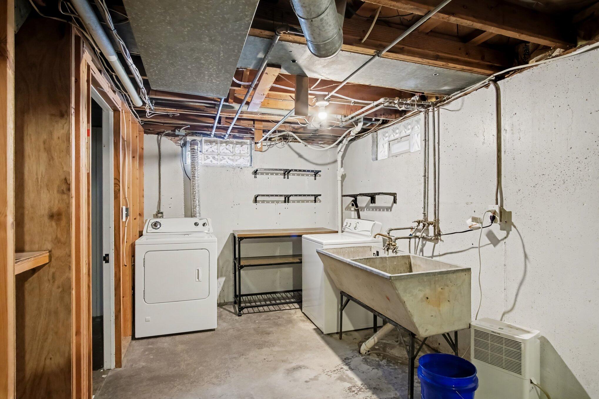 1808 NE Diamond Avenue NE Grand Rapids MI 49505