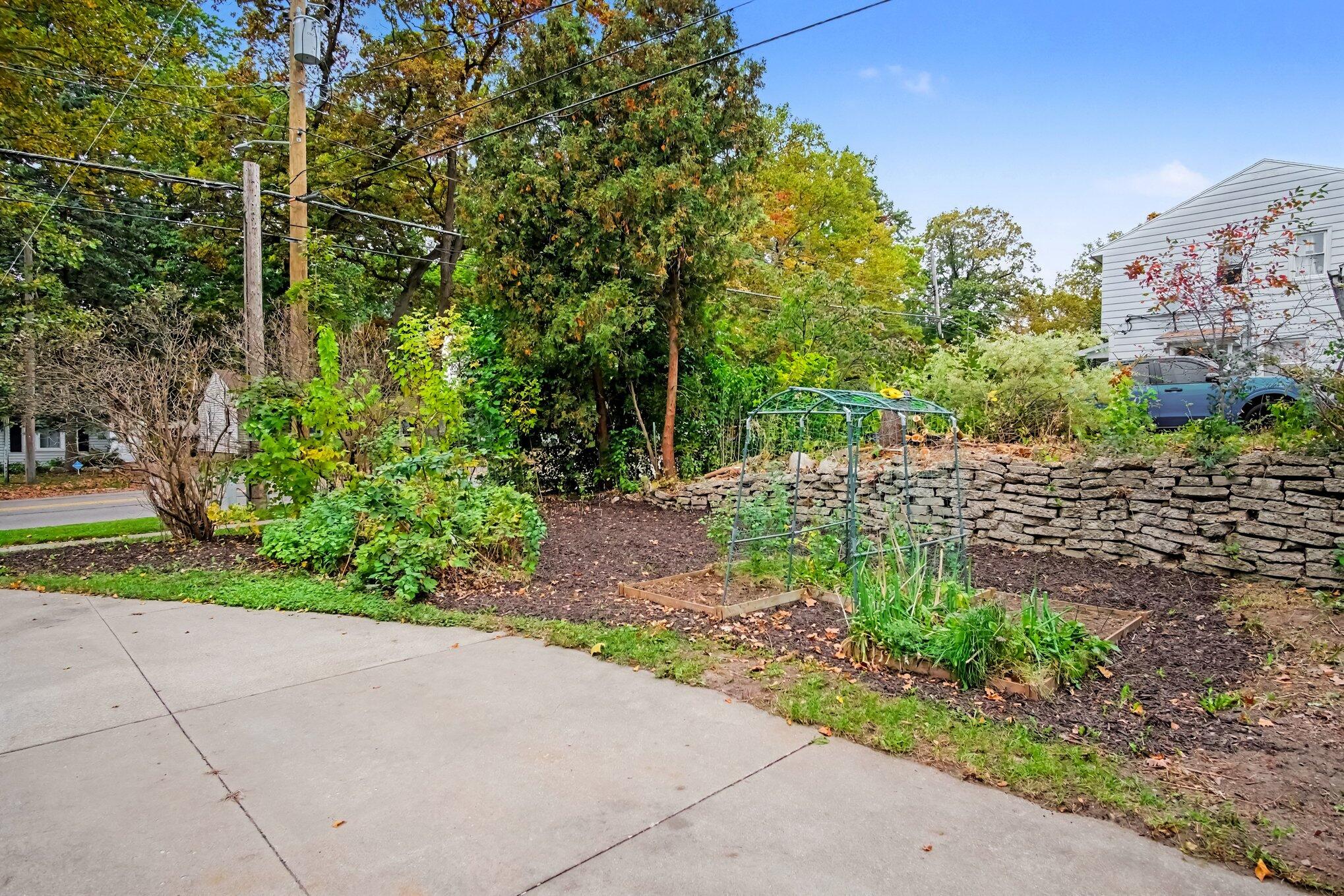 1808 NE Diamond Avenue NE Grand Rapids MI 49505