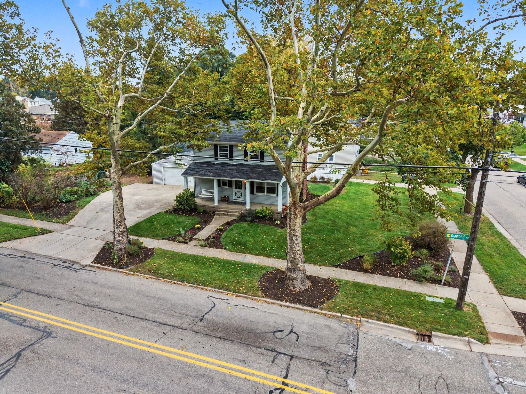 1808 NE Diamond Avenue NE Grand Rapids MI 49505