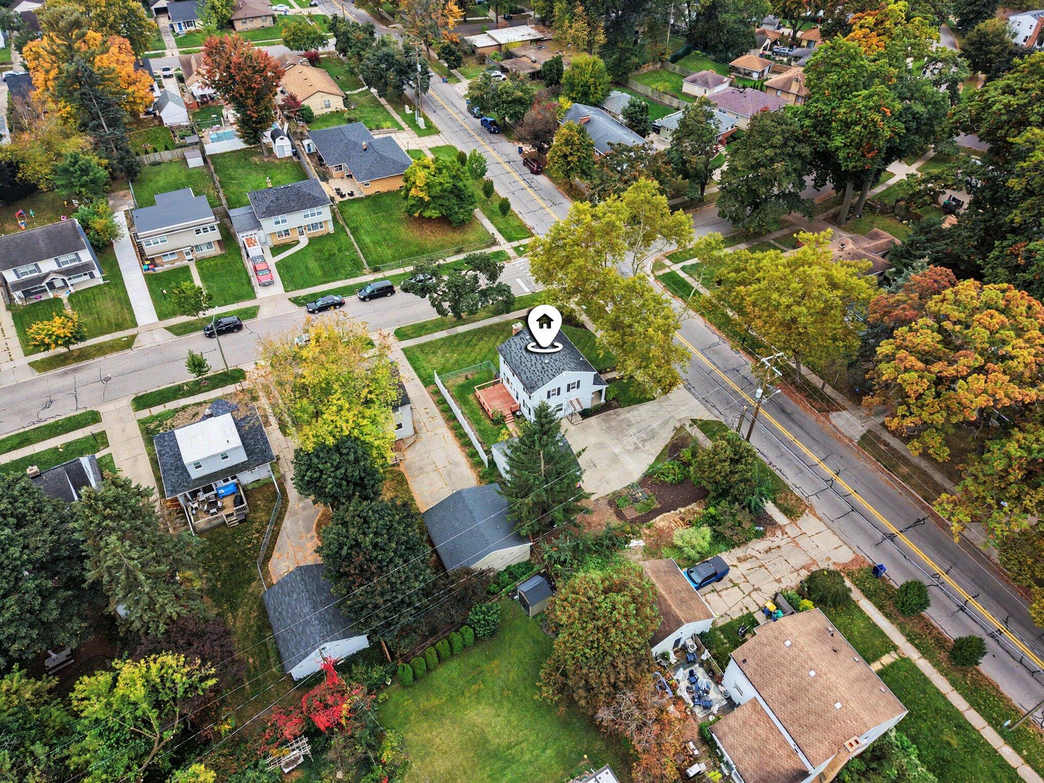 1808 NE Diamond Avenue NE Grand Rapids MI 49505