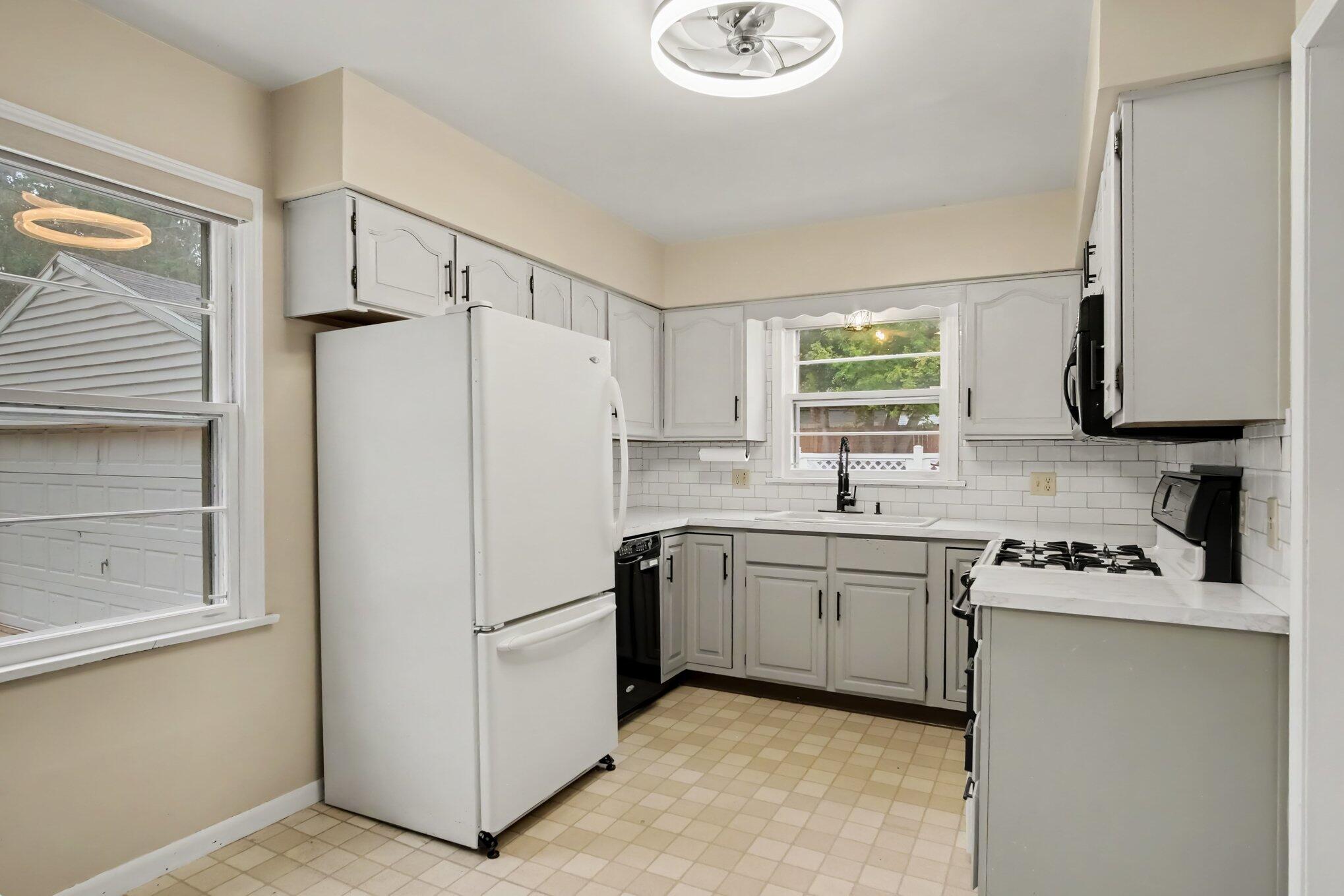 1808 NE Diamond Avenue NE Grand Rapids MI 49505