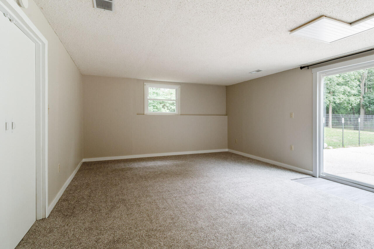 5881 E Hj Avenue Kalamazoo MI 49048