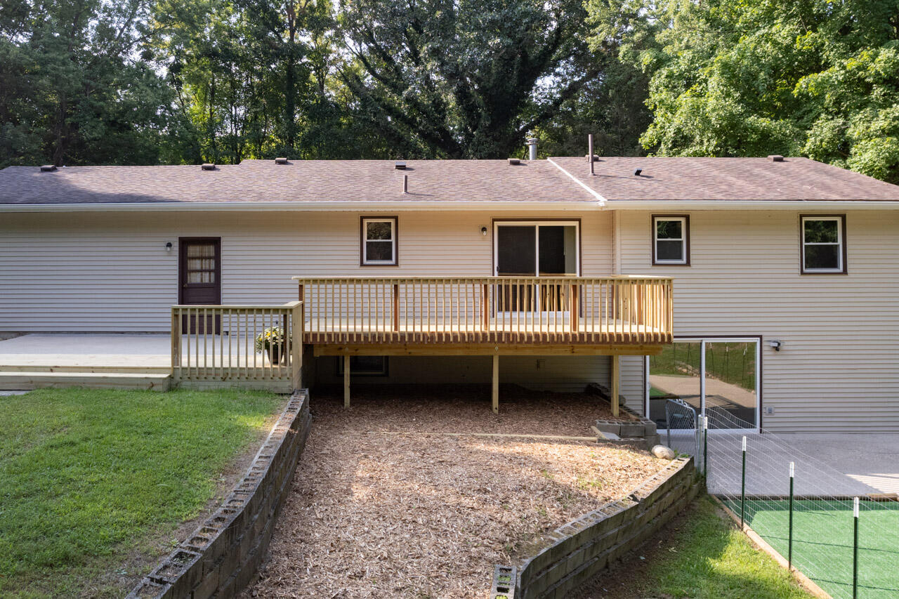 5881 E Hj Avenue Kalamazoo MI 49048