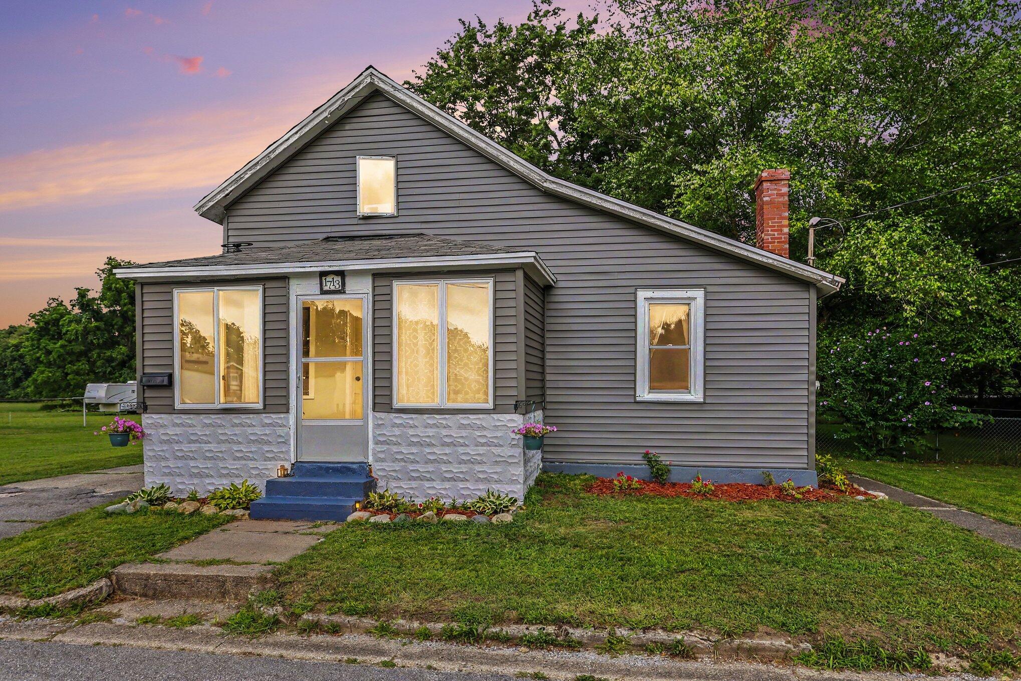 1713 N 12th Street Niles MI 49120
