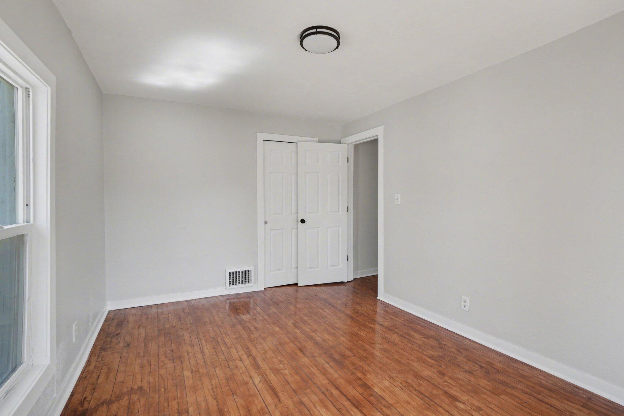 143 Delaware Avenue Muskegon MI 49442