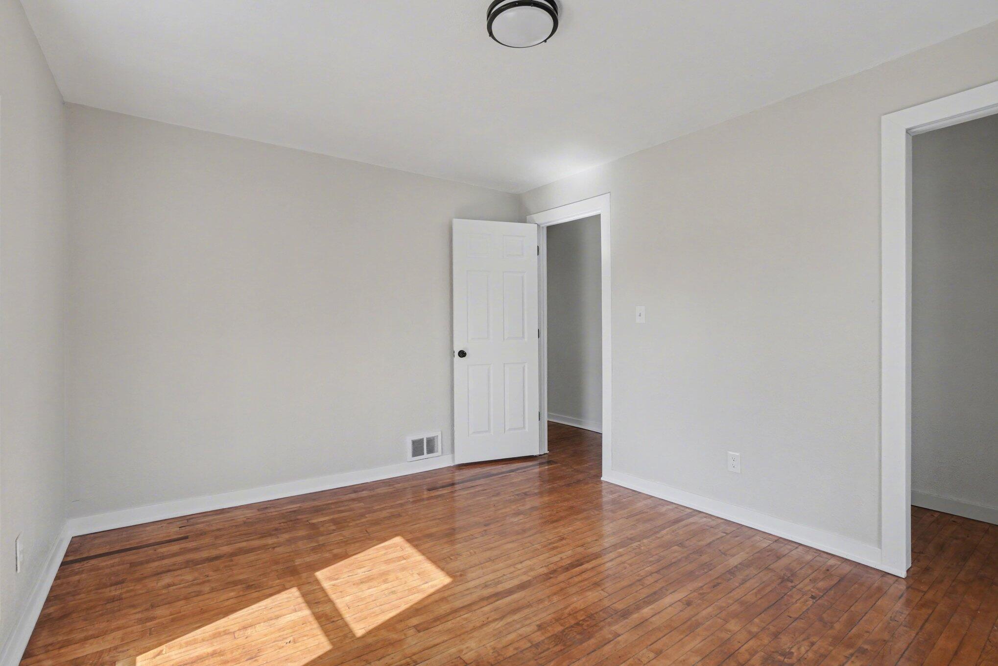143 Delaware Avenue Muskegon MI 49442
