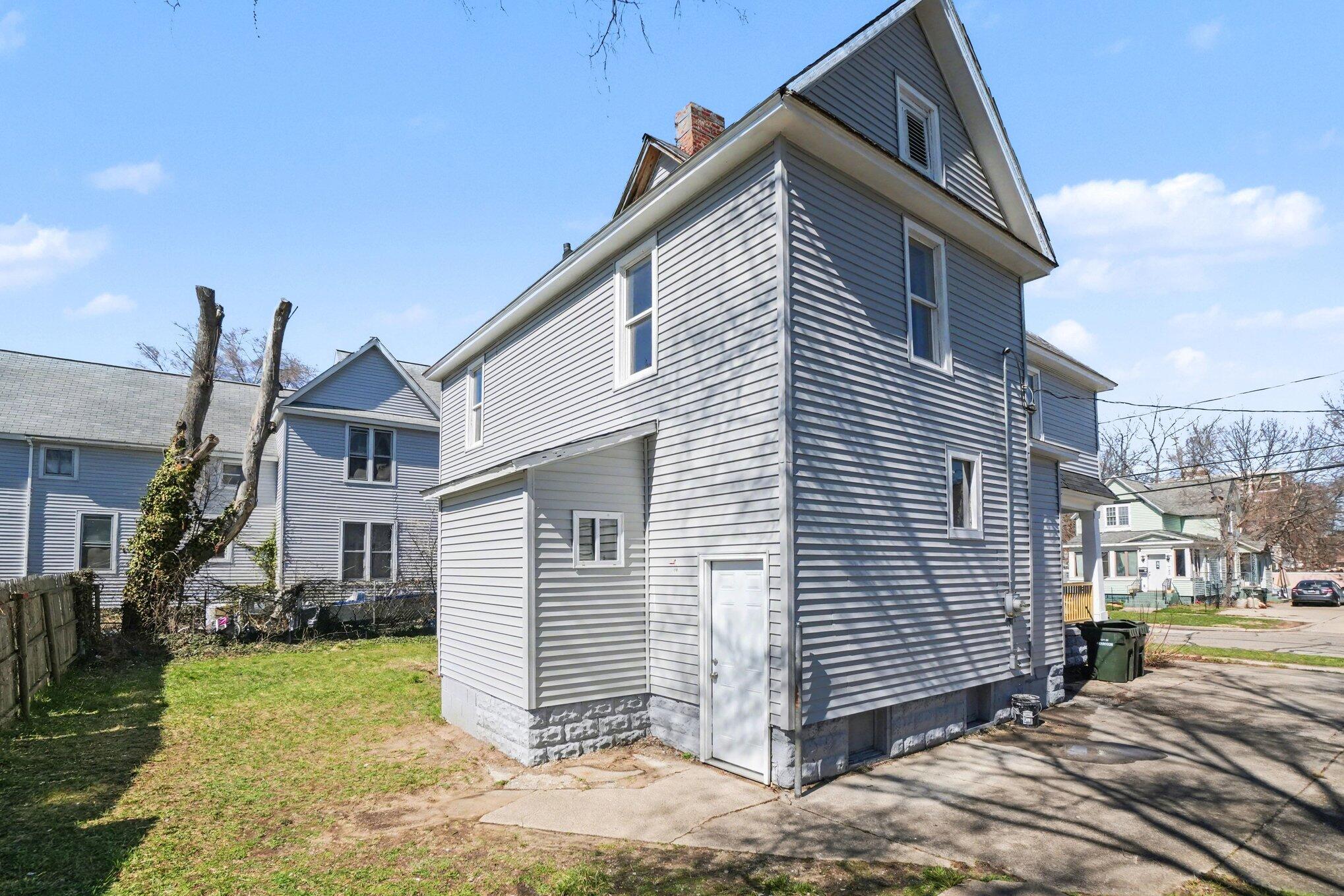 143 Delaware Avenue Muskegon MI 49442