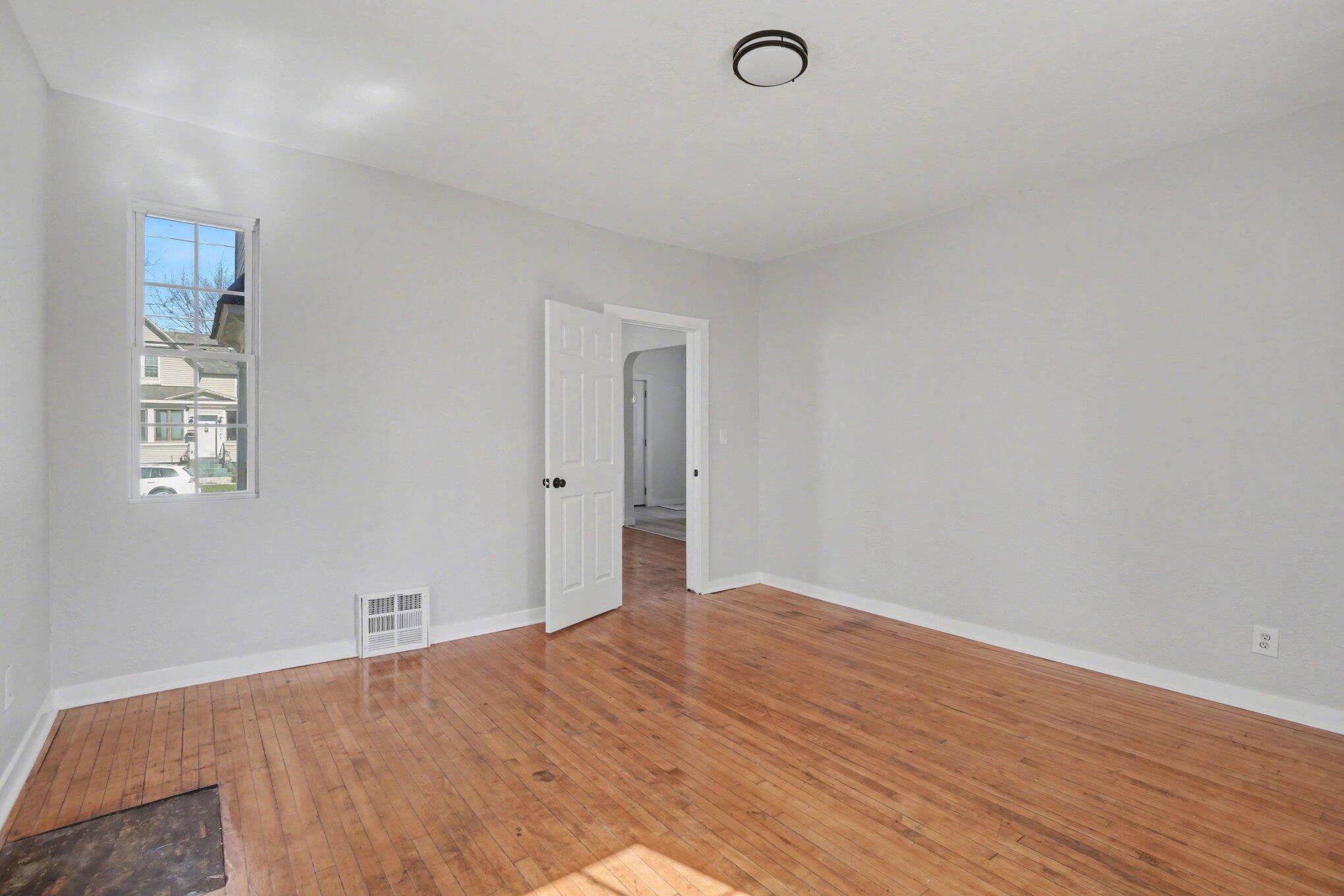 143 Delaware Avenue Muskegon MI 49442