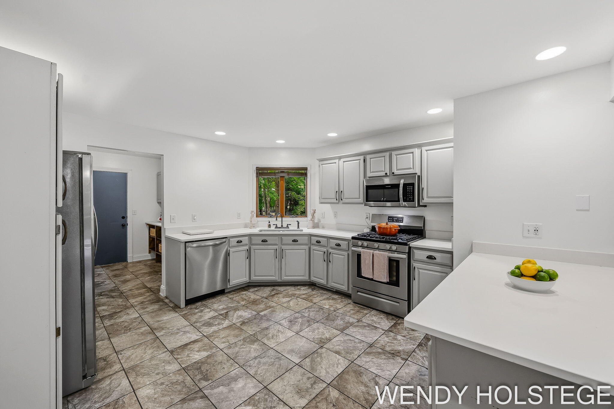 2080 W 32nd Street Holland MI 49423