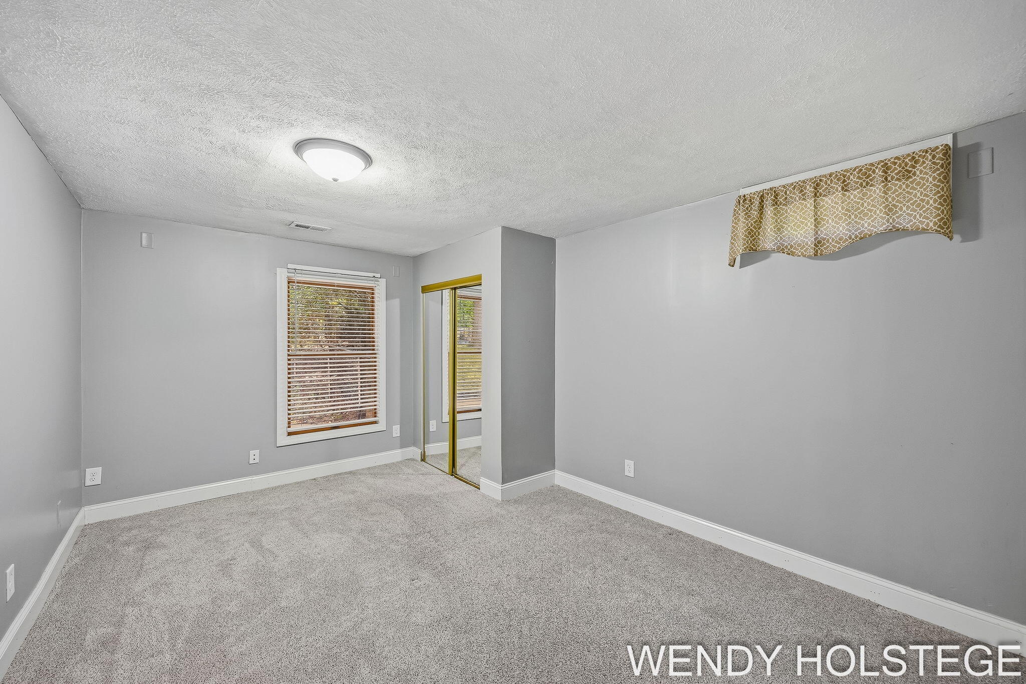 2080 W 32nd Street Holland MI 49423
