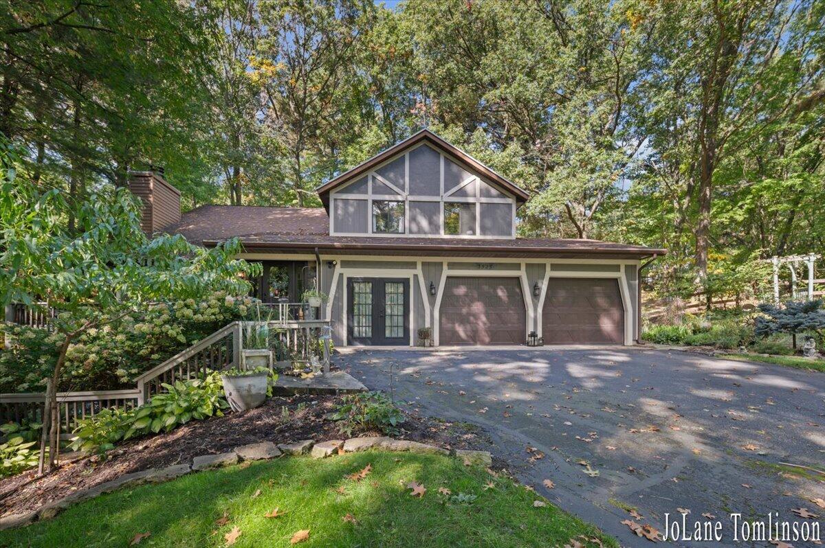 3525 Wild Rose Lane NE Grand Rapids MI 49525