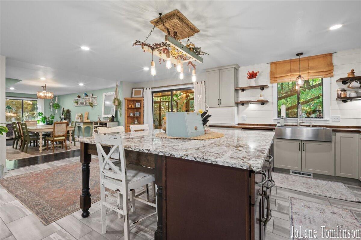 3525 Wild Rose Lane NE Grand Rapids MI 49525