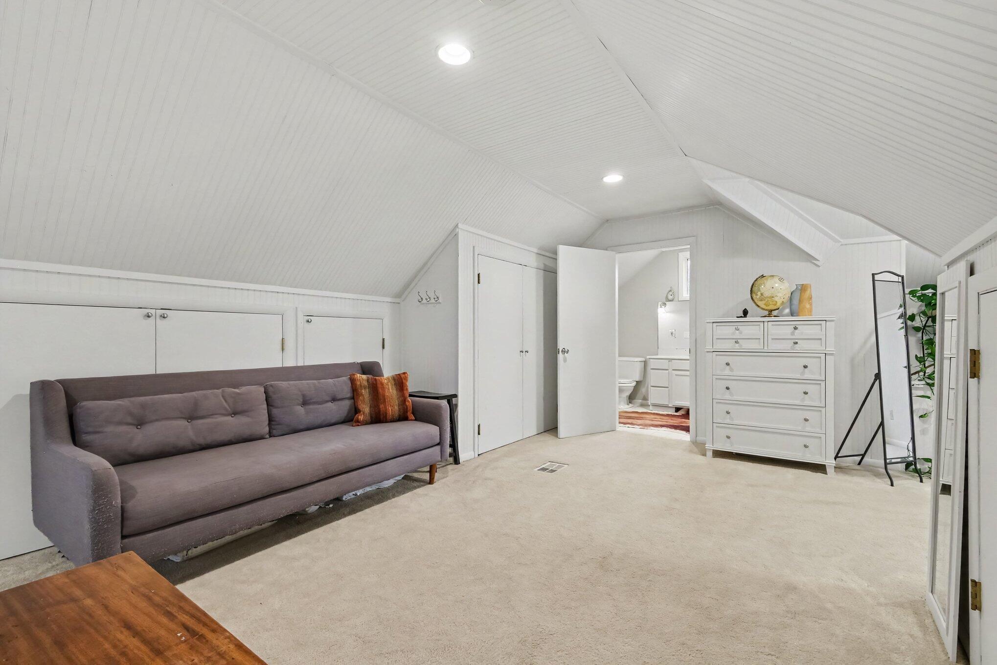 1059 Lake Grove Avenue SE East Grand Rapids MI 49506
