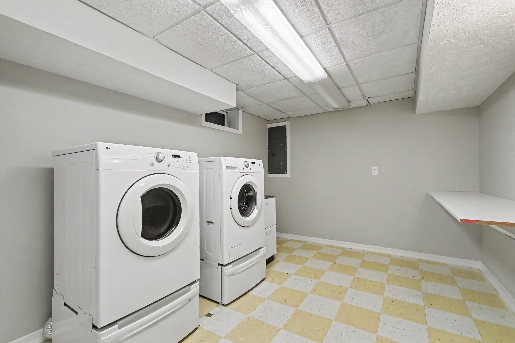1059 Lake Grove Avenue SE East Grand Rapids MI 49506