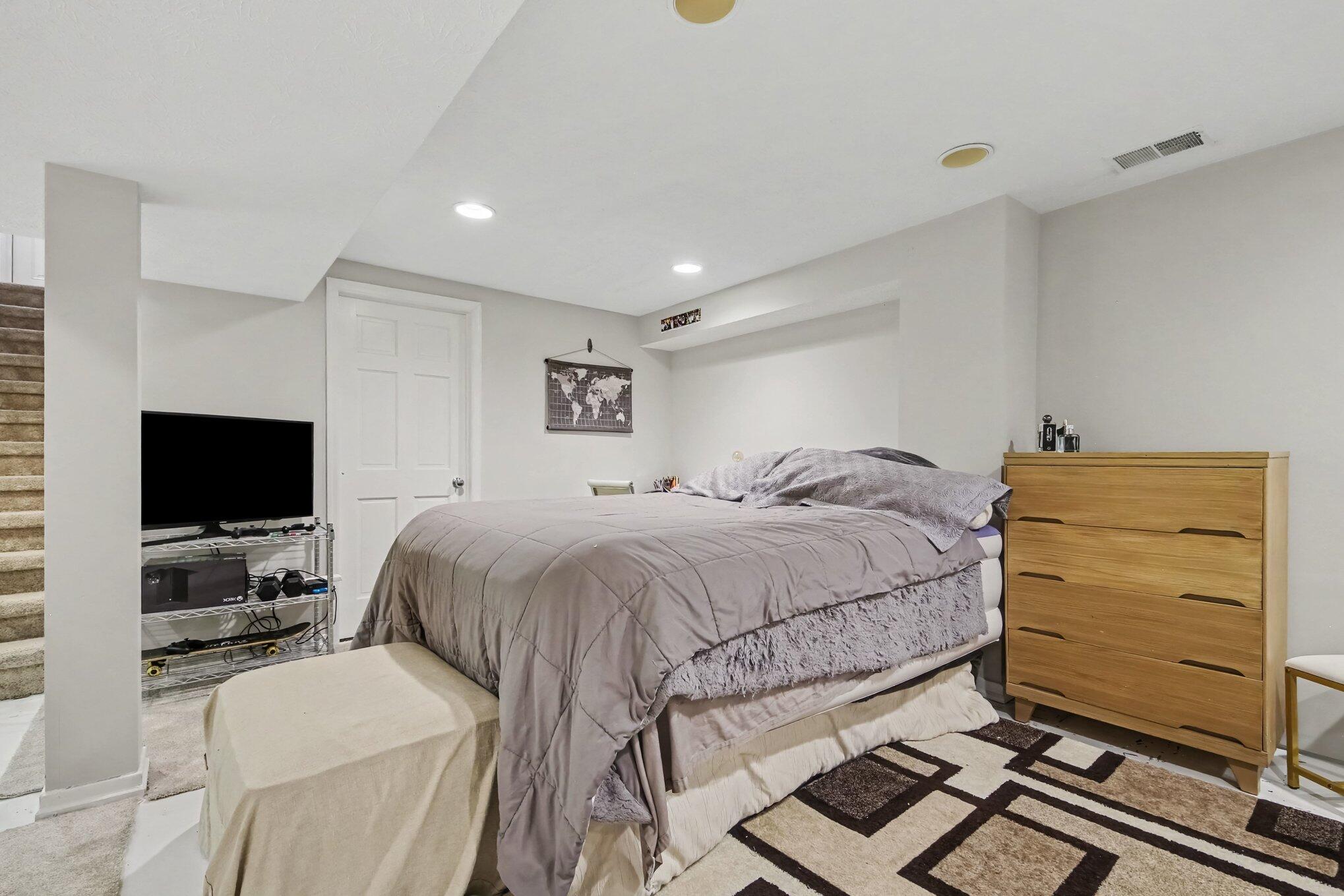 1059 Lake Grove Avenue SE East Grand Rapids MI 49506