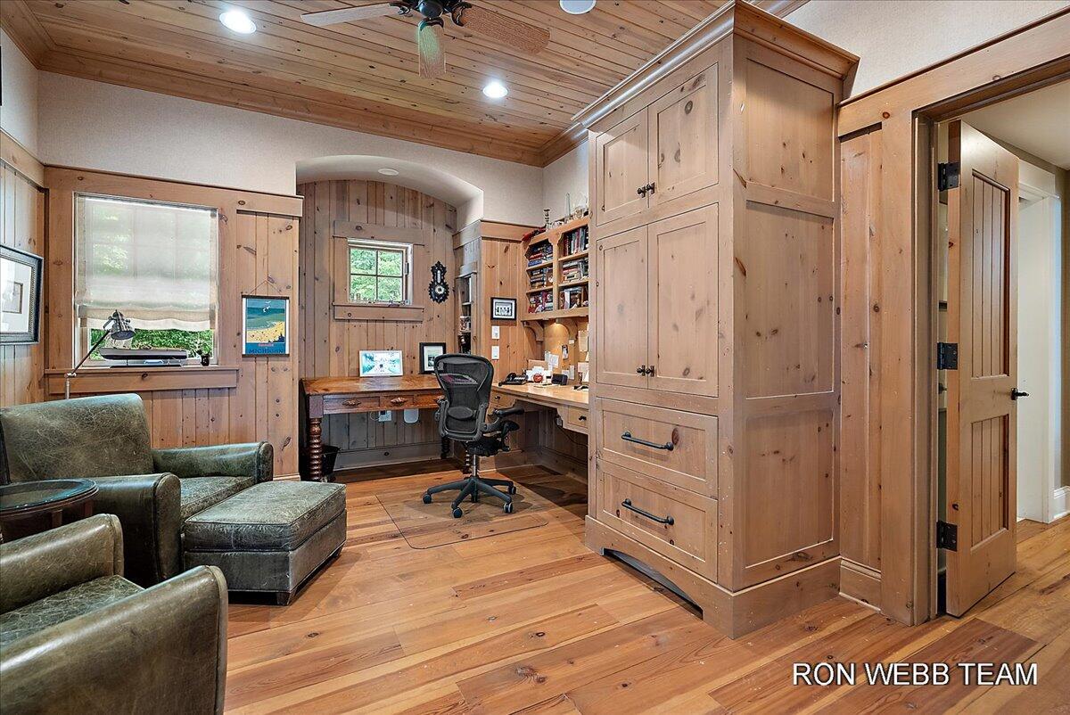 3501 N Lakeshore Drive Holland MI 49424