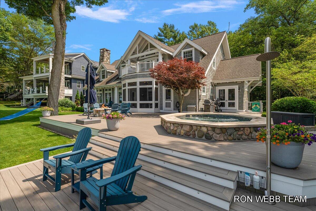 3501 N Lakeshore Drive Holland MI 49424