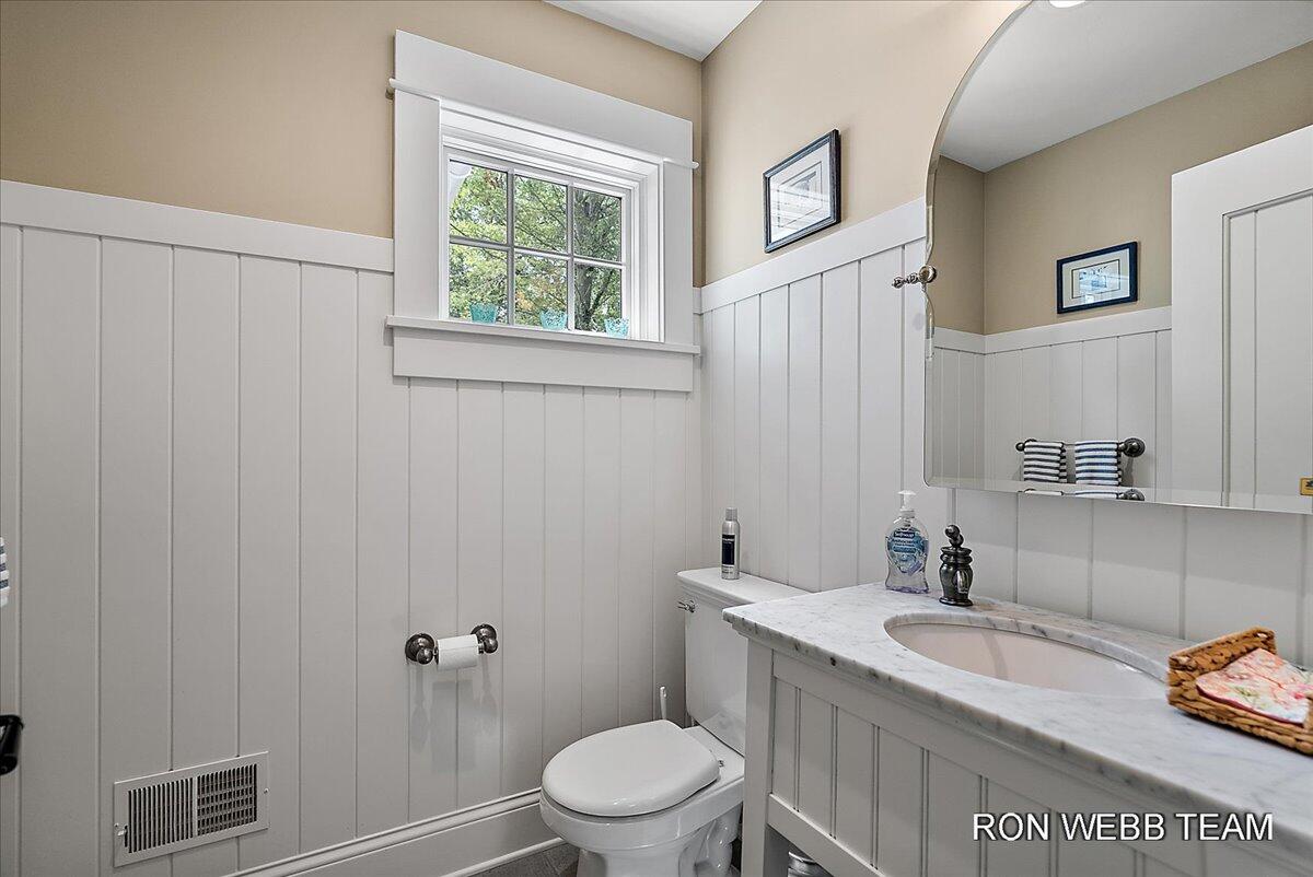 3501 N Lakeshore Drive Holland MI 49424