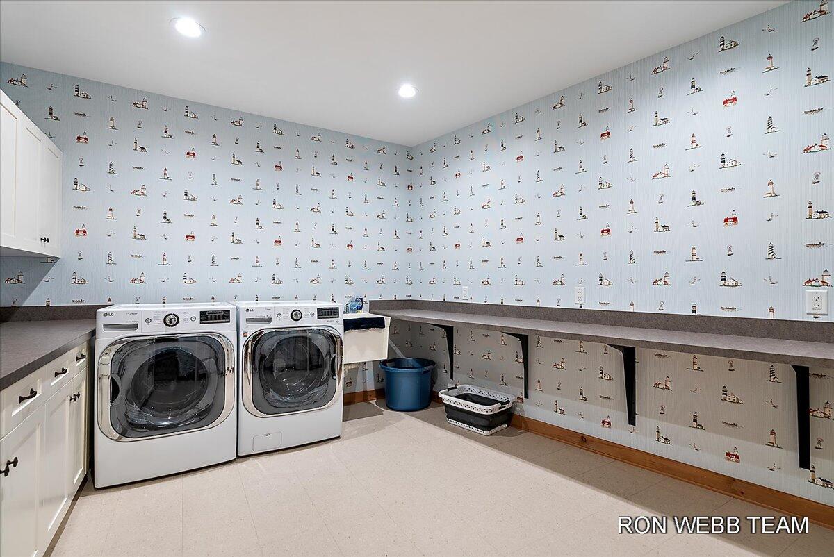 3501 N Lakeshore Drive Holland MI 49424