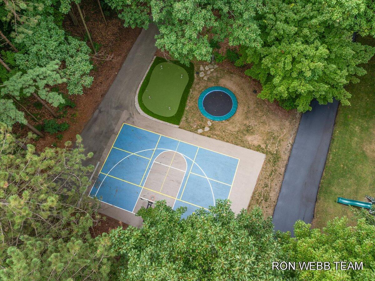 3501 N Lakeshore Drive Holland MI 49424