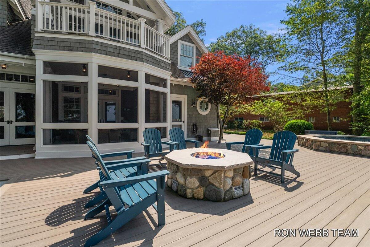 3501 N Lakeshore Drive Holland MI 49424