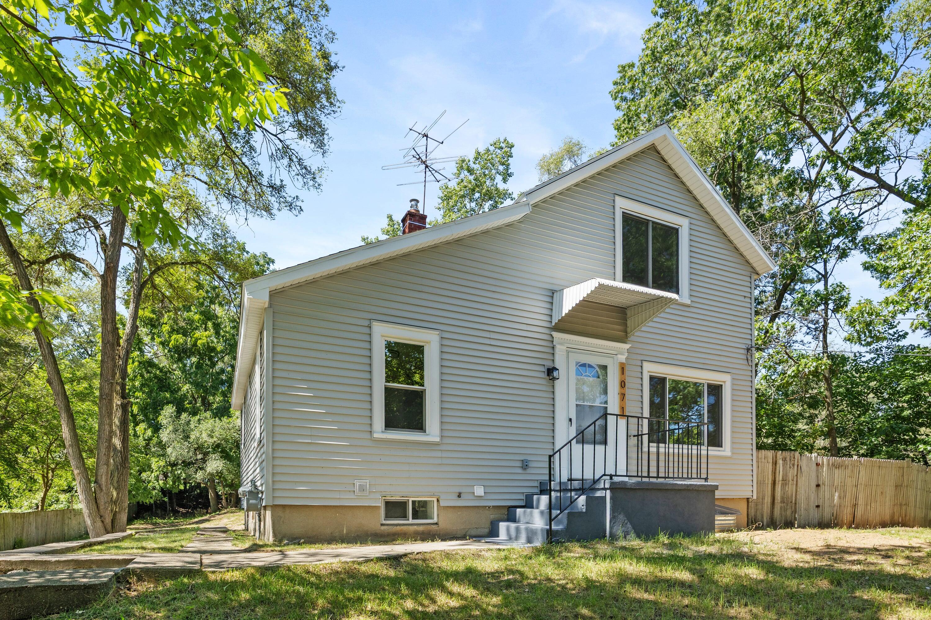 1071 Bristol Avenue NW Grand Rapids MI 49504