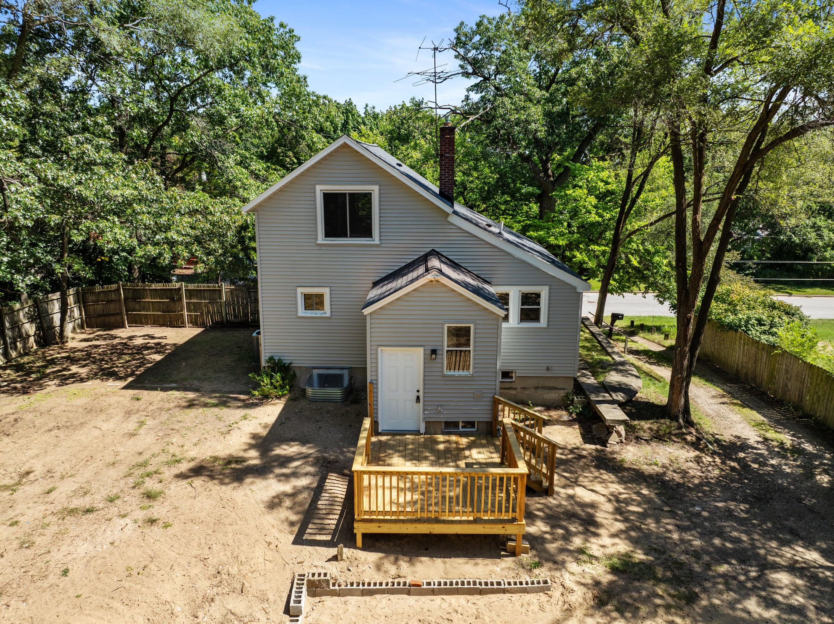 1071 Bristol Avenue NW Grand Rapids MI 49504